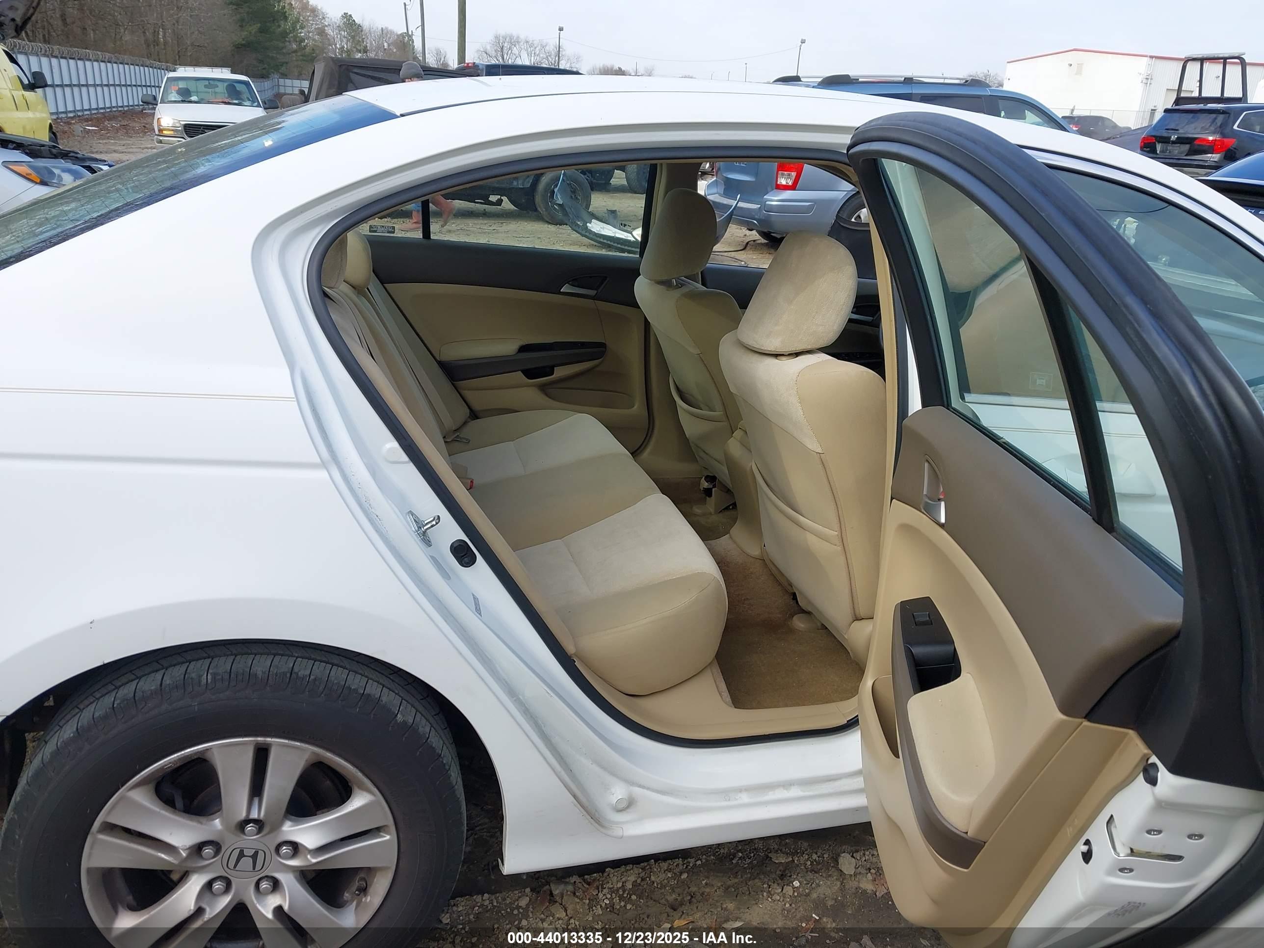 HONDA ACCORD image 8