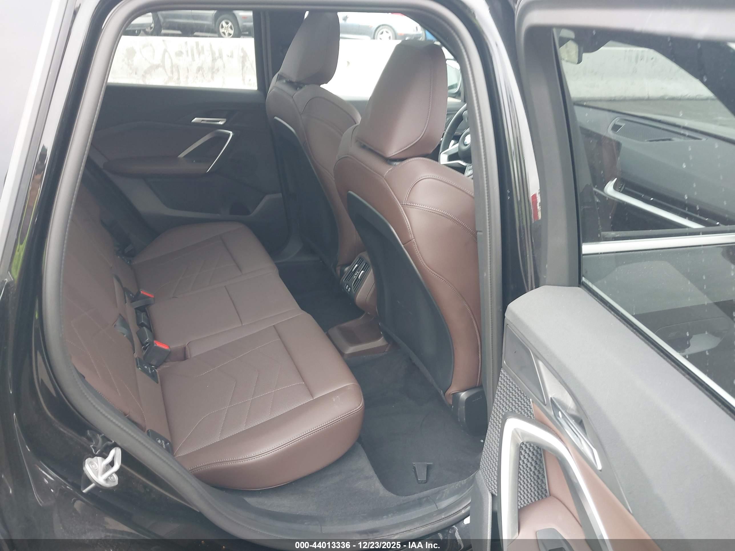 BMW X1 image 8