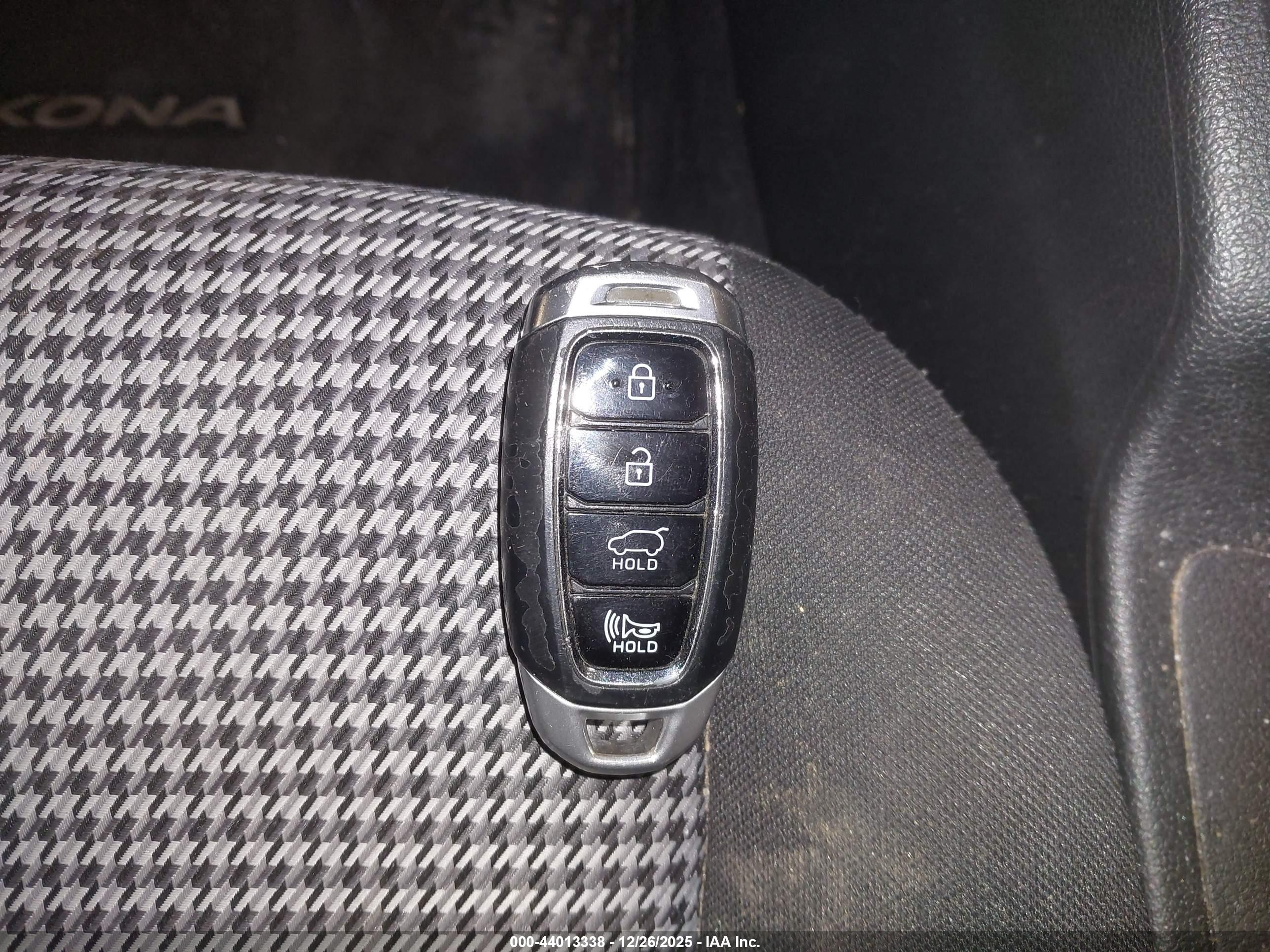 HYUNDAI KONA image 11