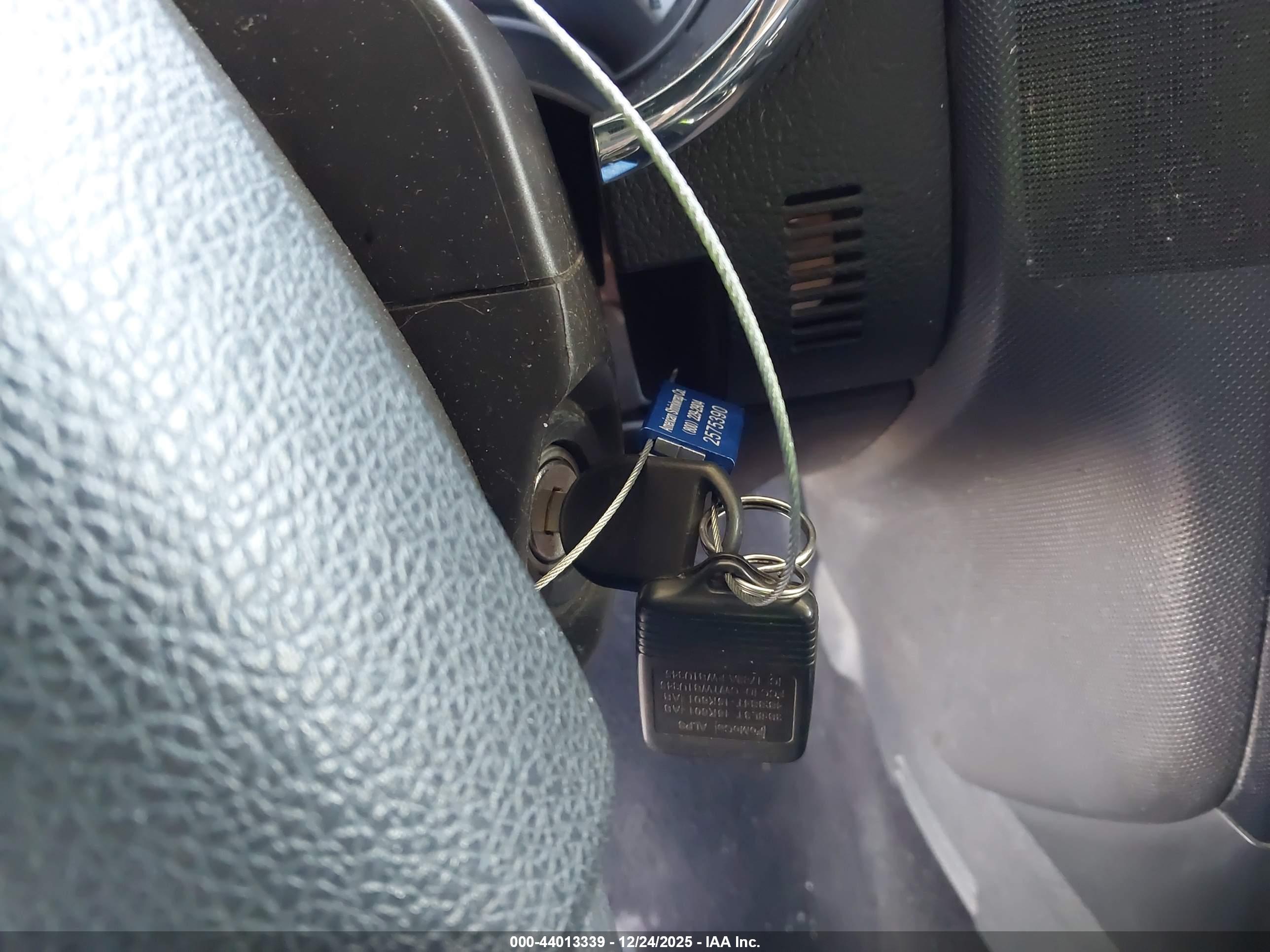 FORD EXPLORER image 11