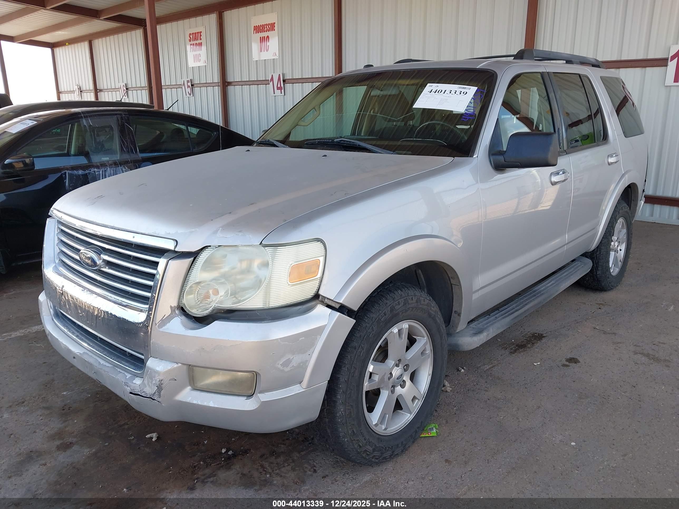 FORD EXPLORER image 2