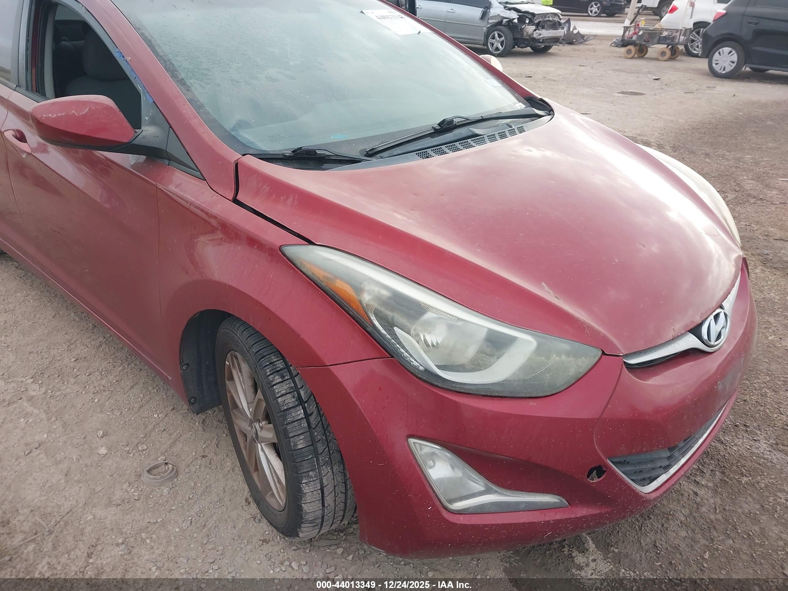 HYUNDAI ELANTRA image 6