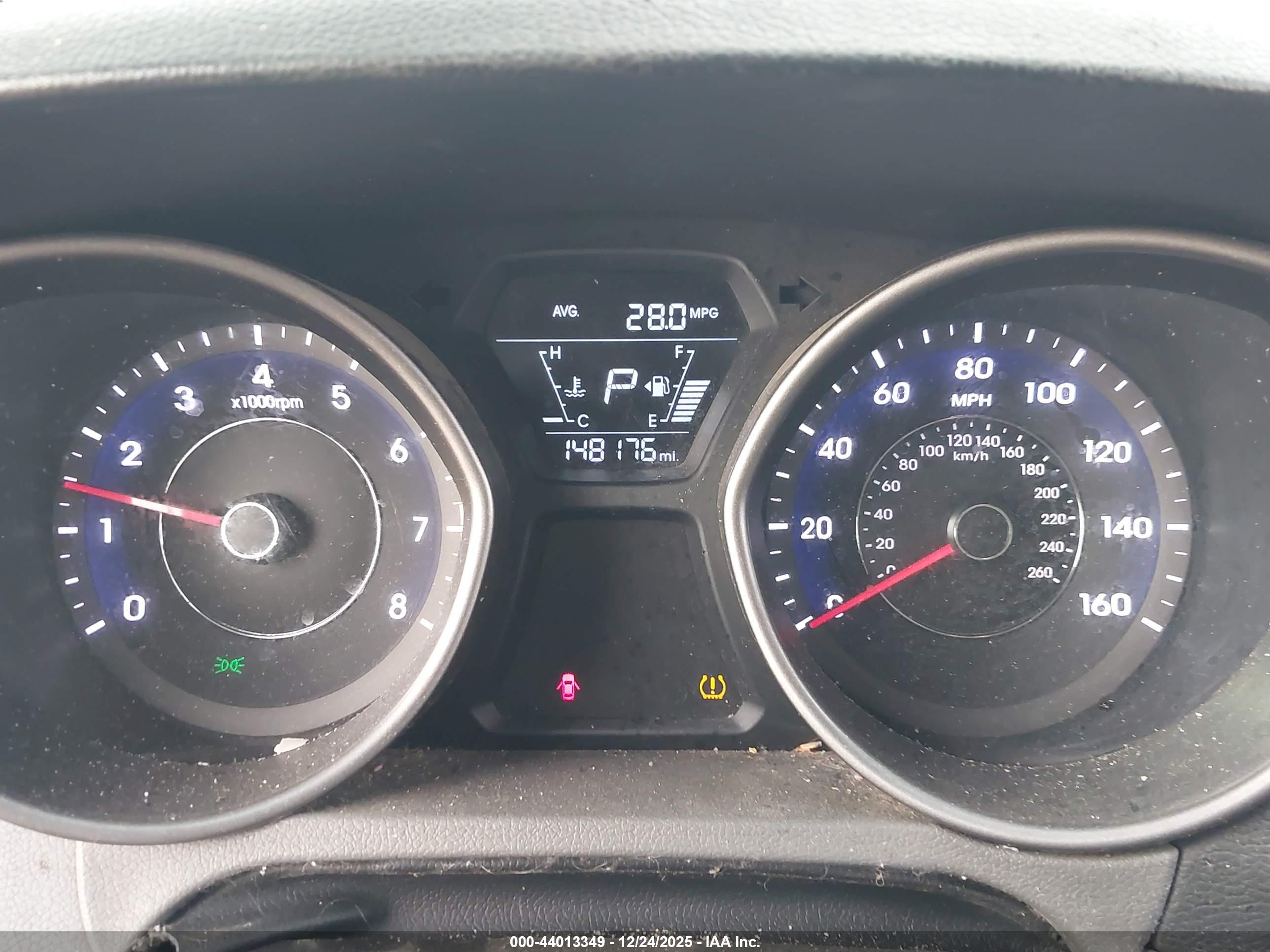 HYUNDAI ELANTRA image 7