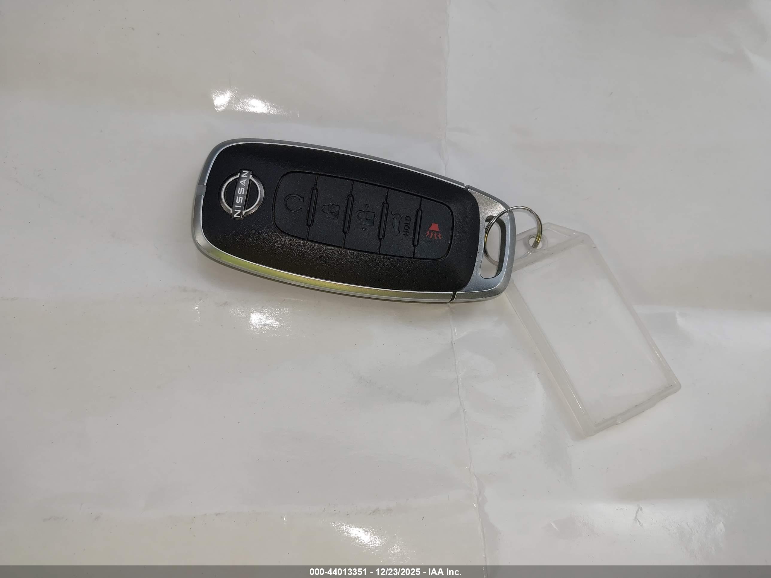 NISSAN ROGUE image 11
