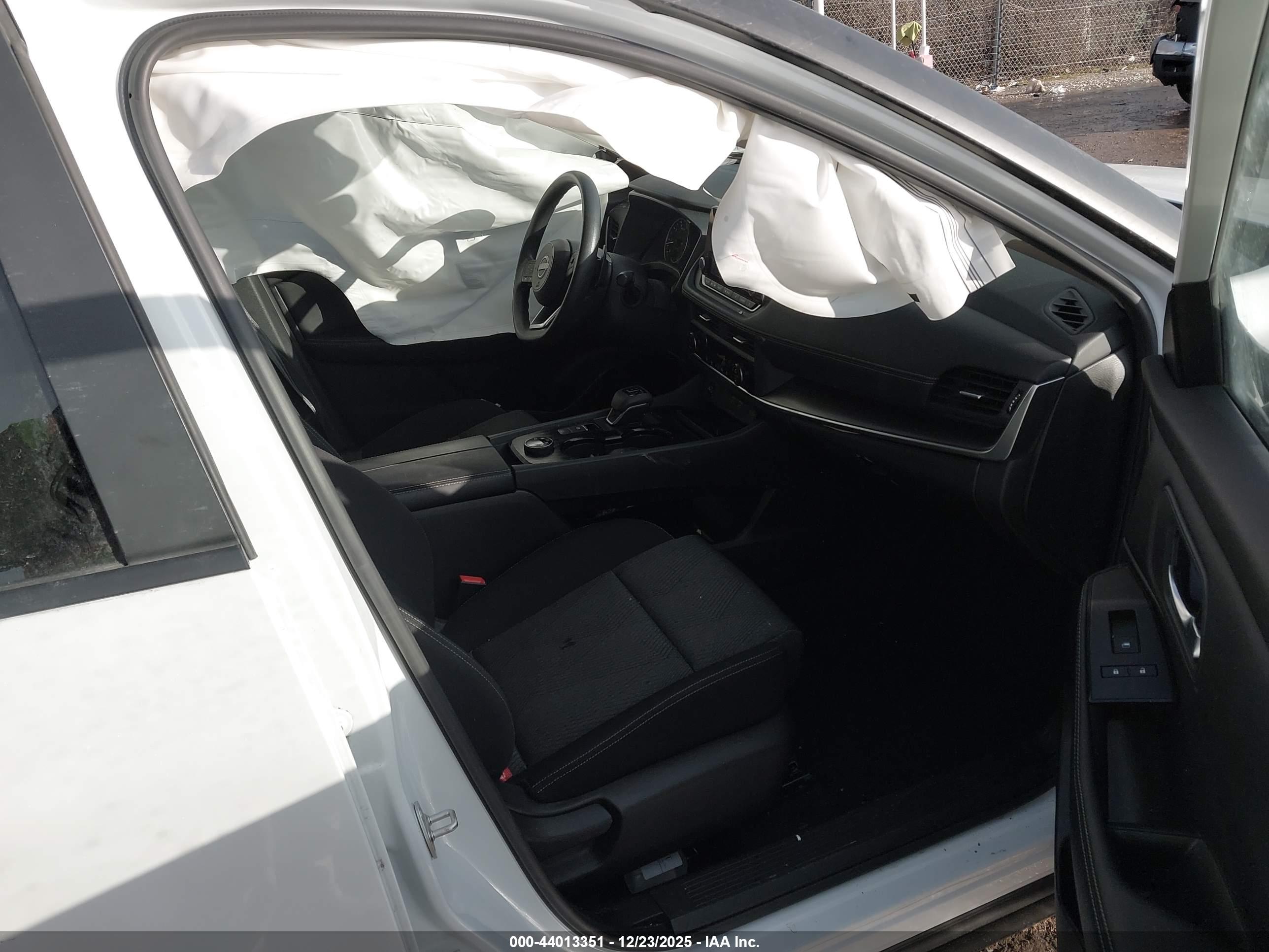 NISSAN ROGUE image 5