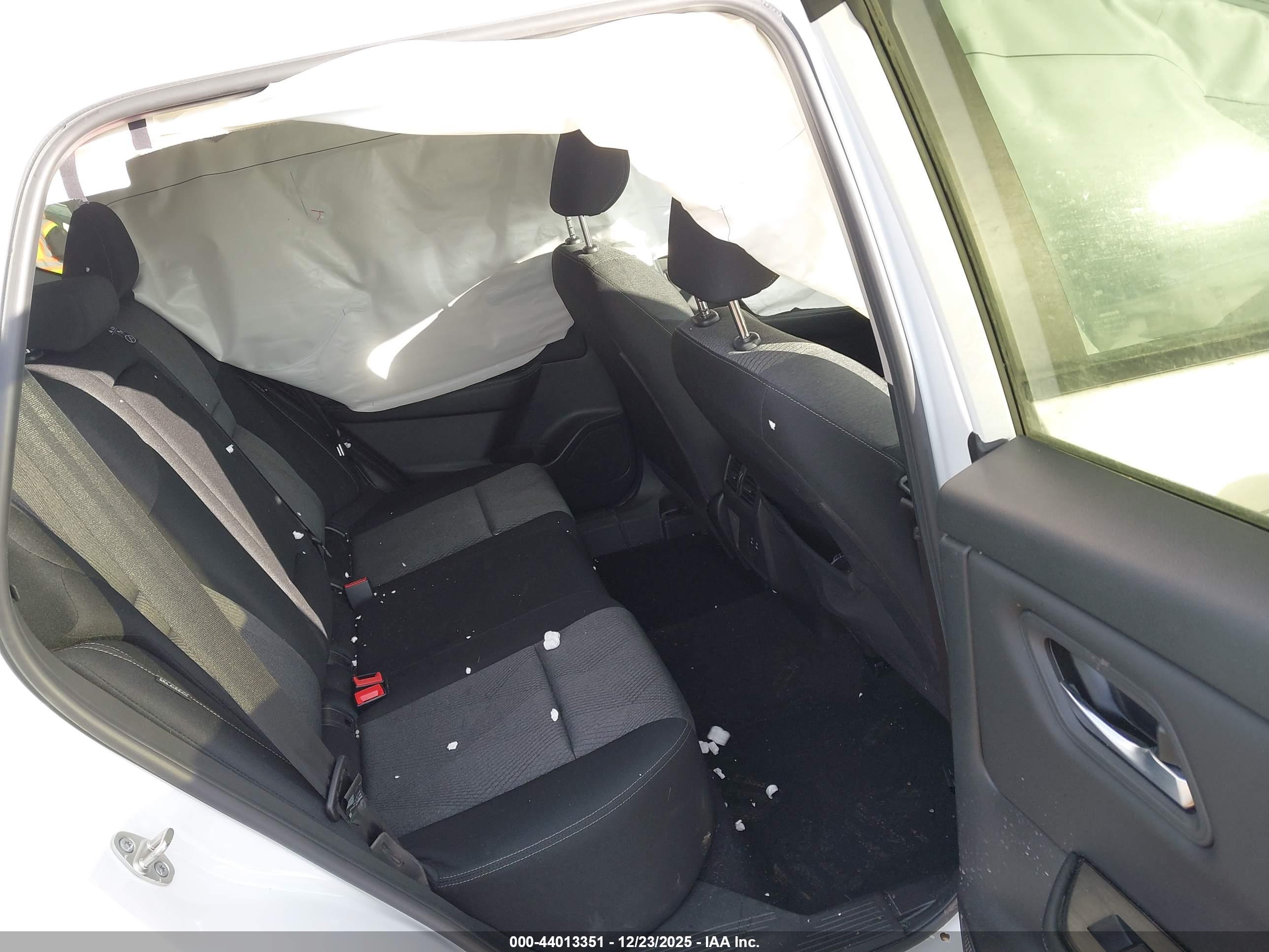 NISSAN ROGUE image 8