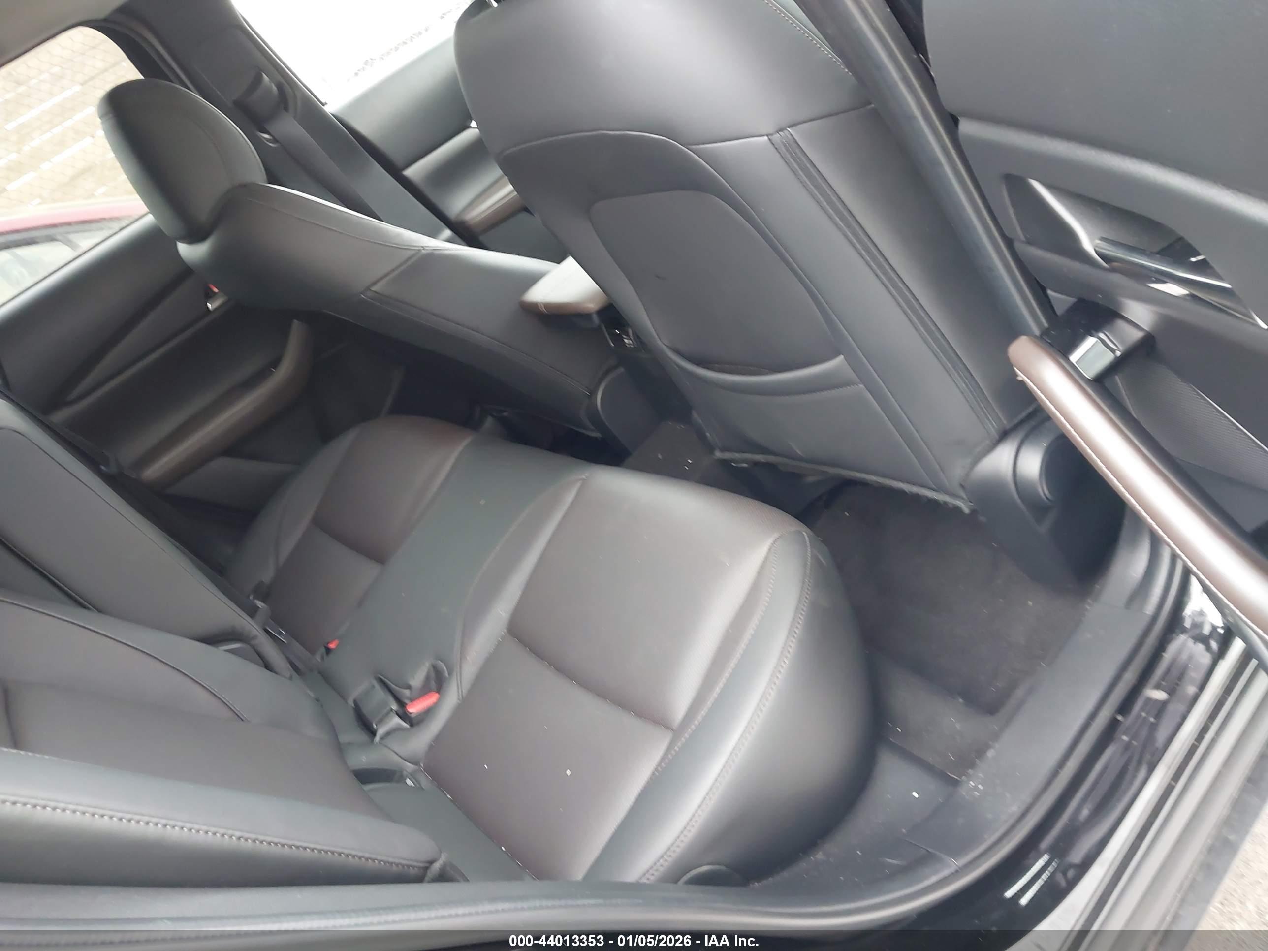 MAZDA CX-30 image 8