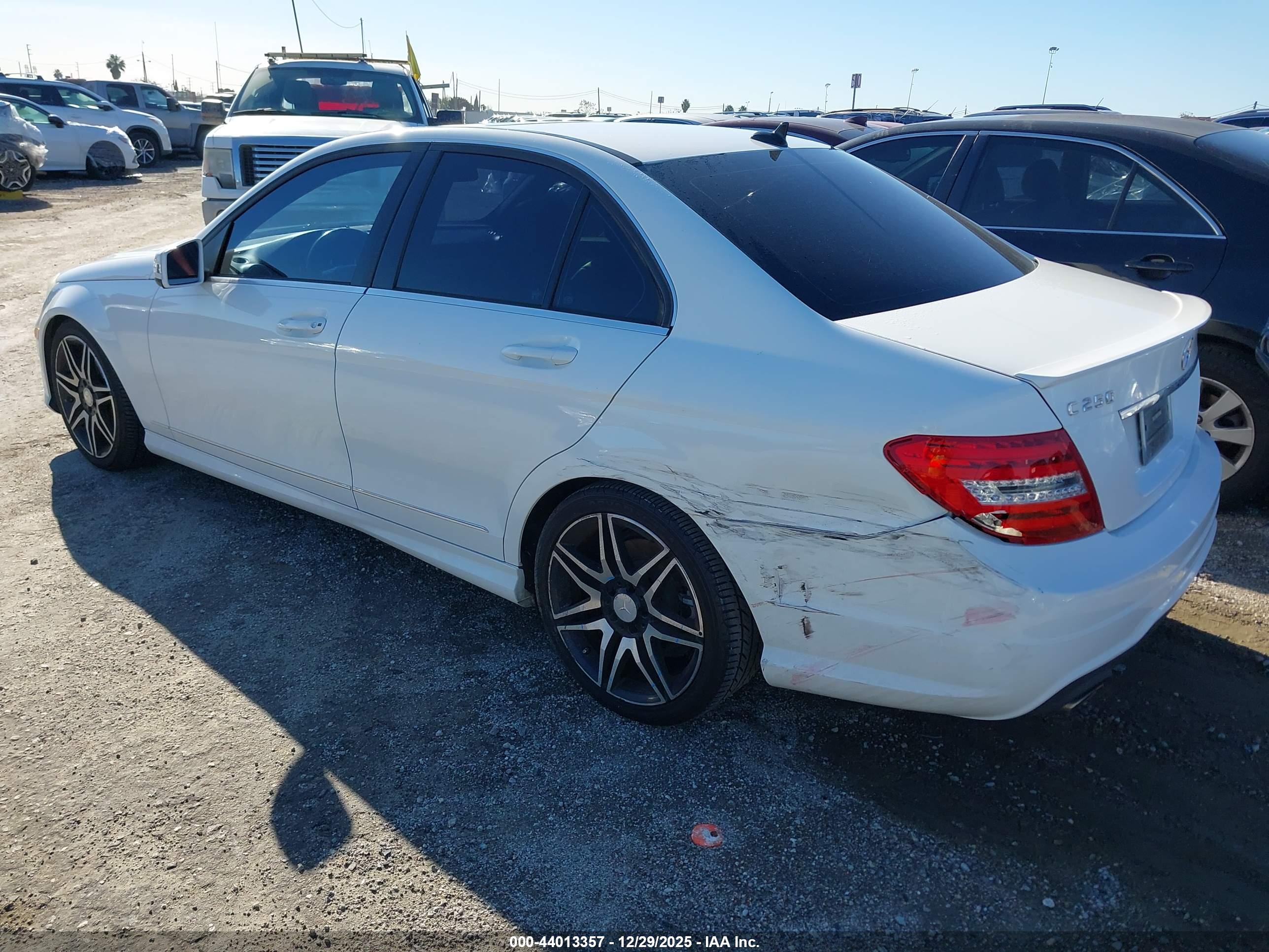 MERCEDES-BENZ C image 3