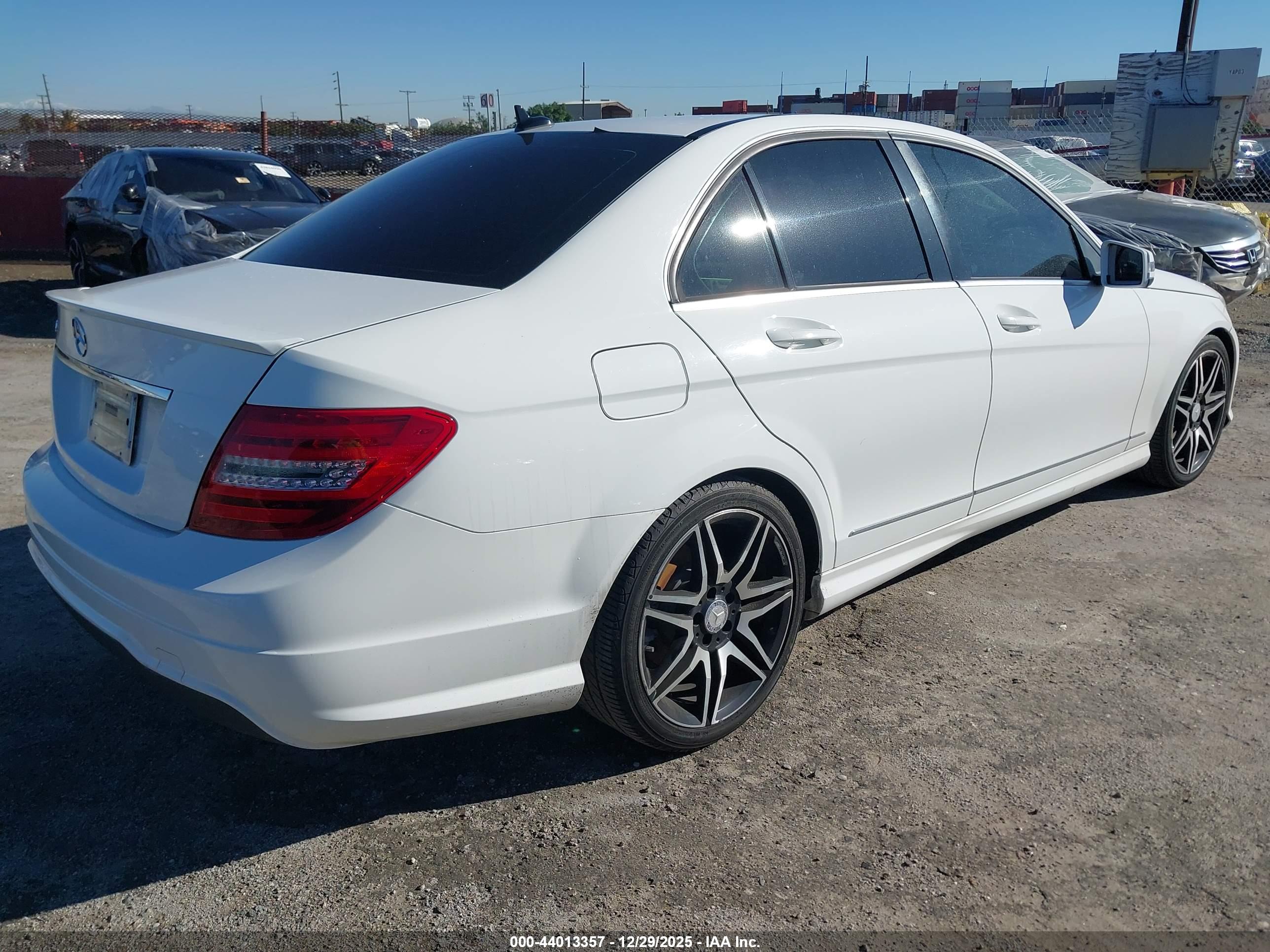 MERCEDES-BENZ C image 4