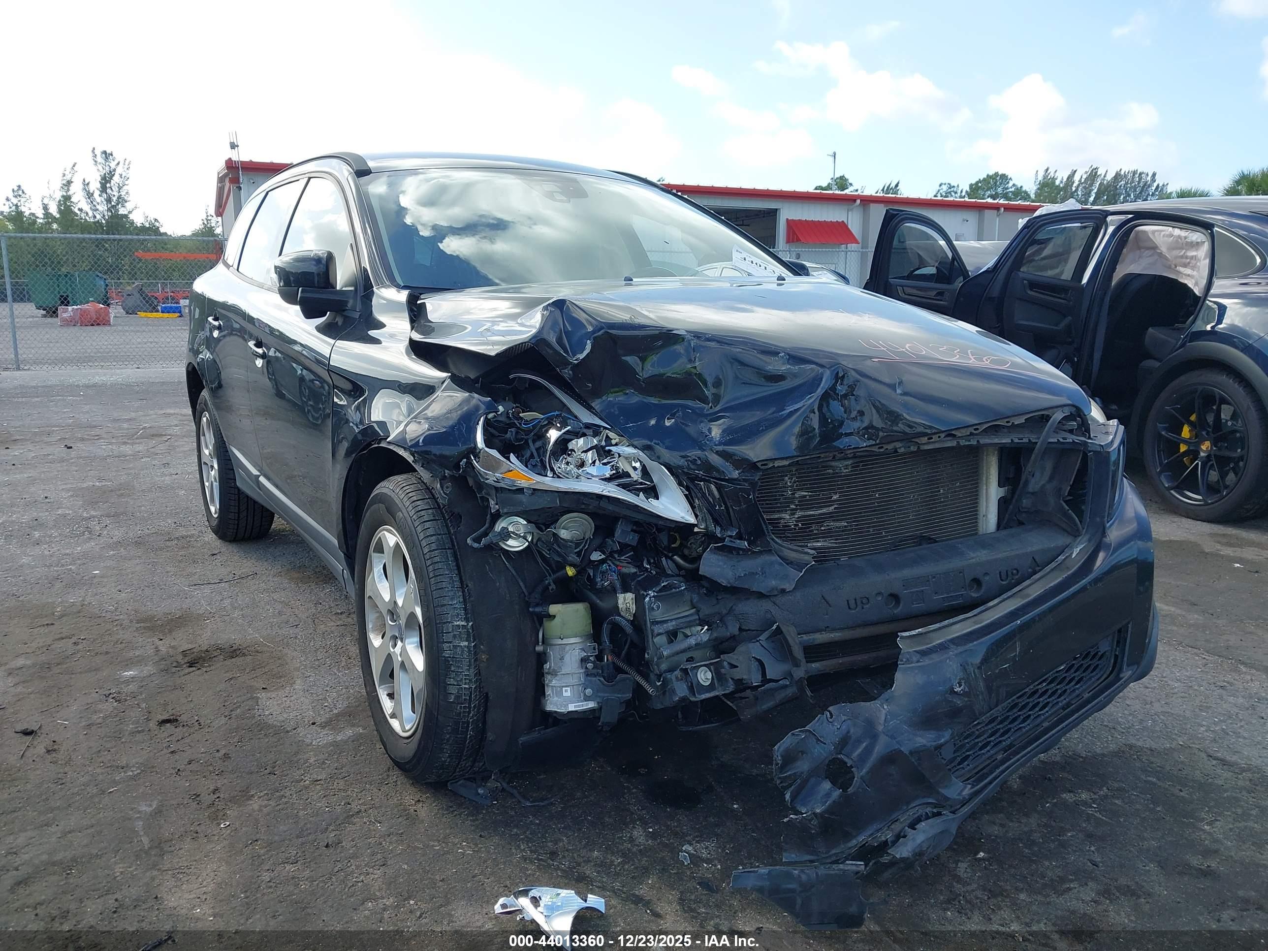 VOLVO XC60 image 6