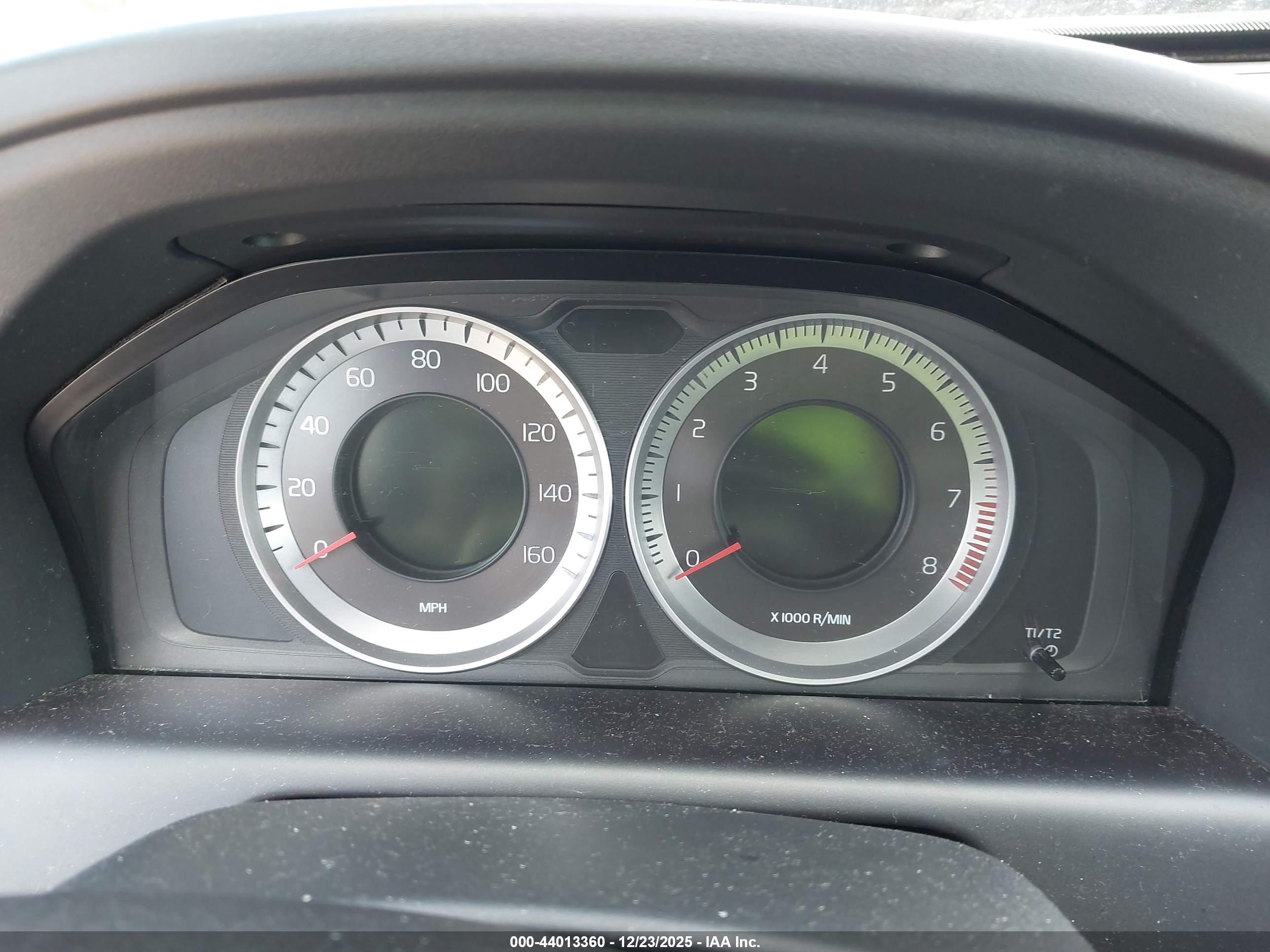 VOLVO XC60 image 7