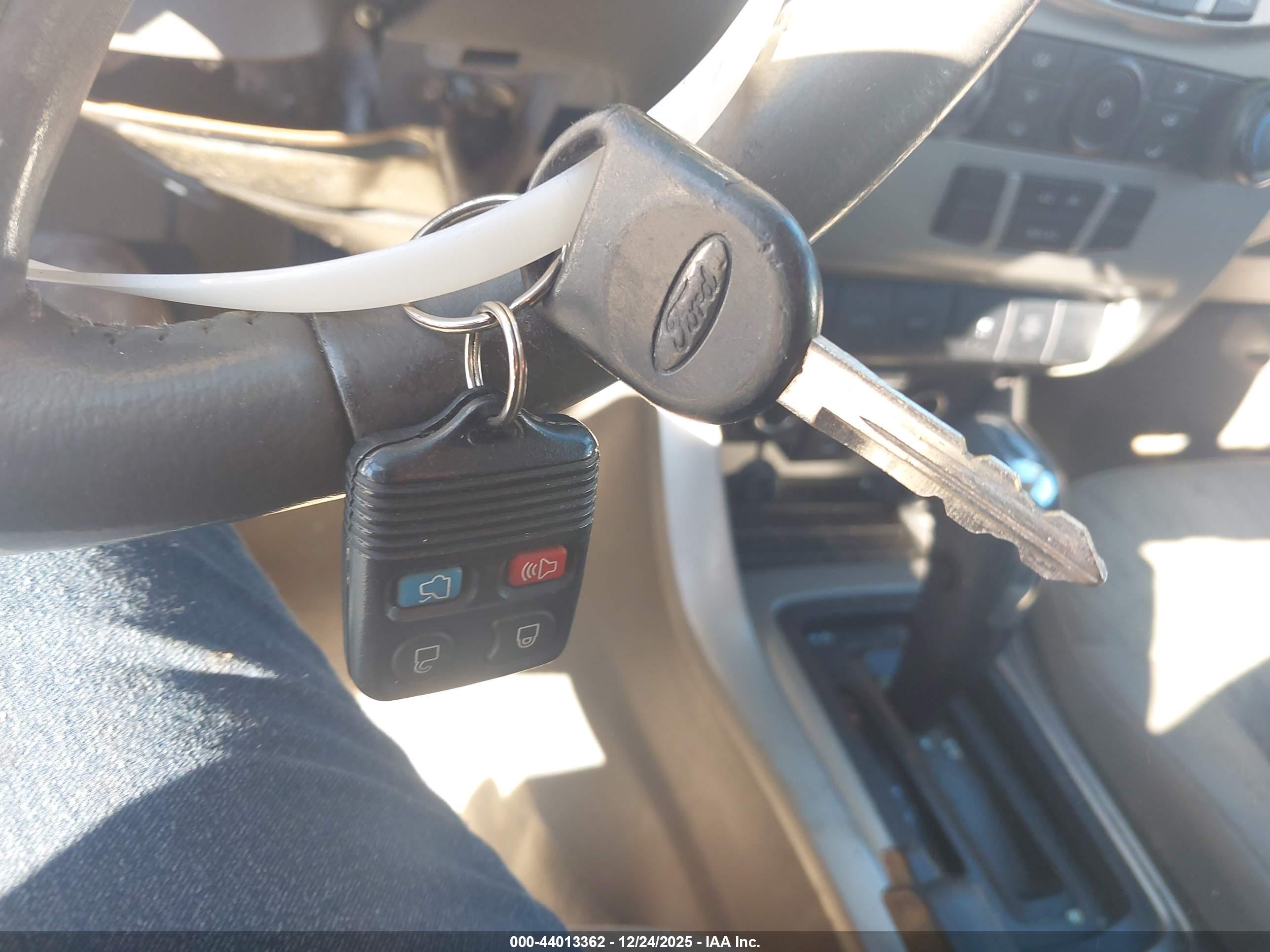 FORD FOCUS image 11