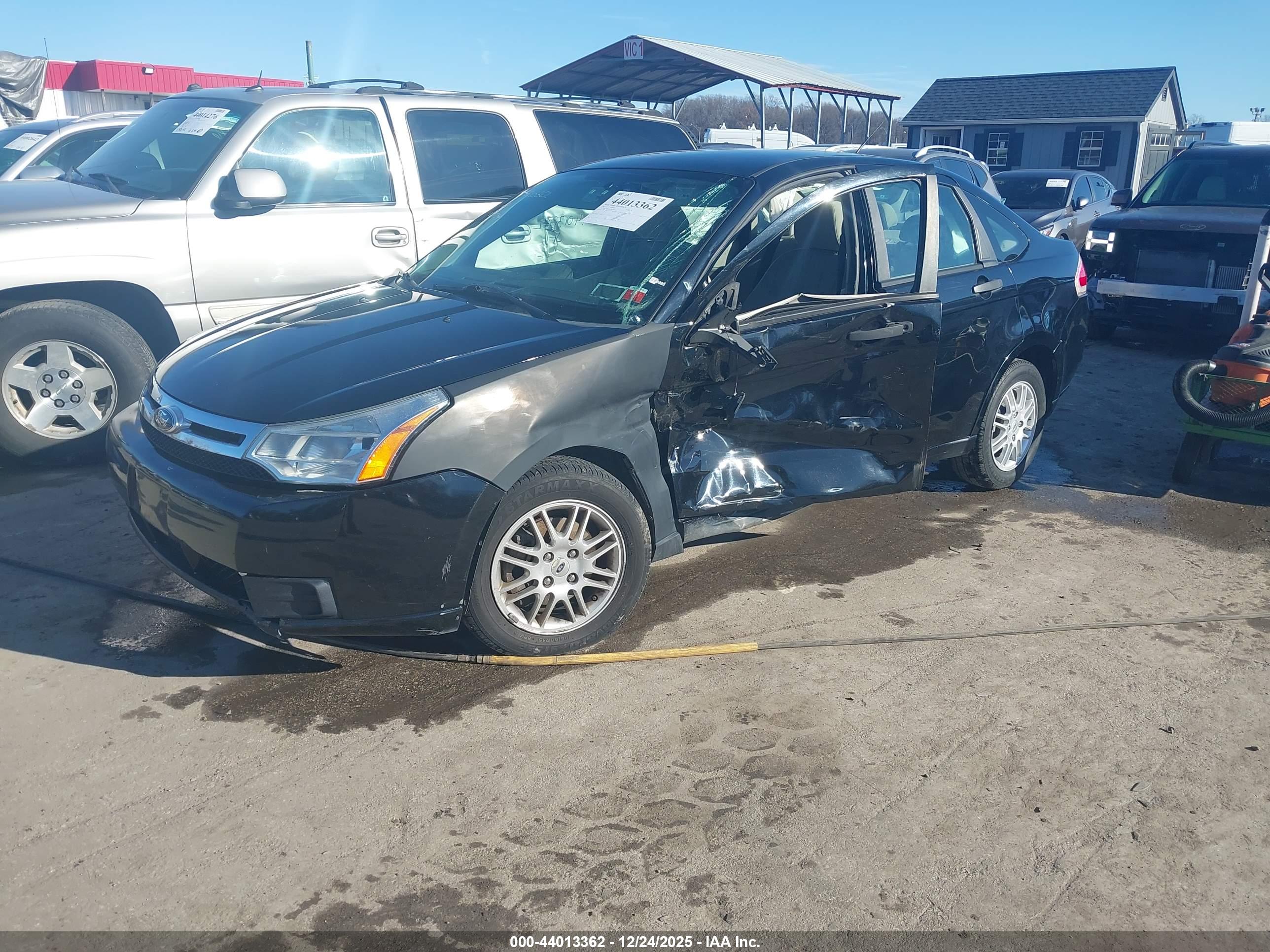 FORD FOCUS image 2