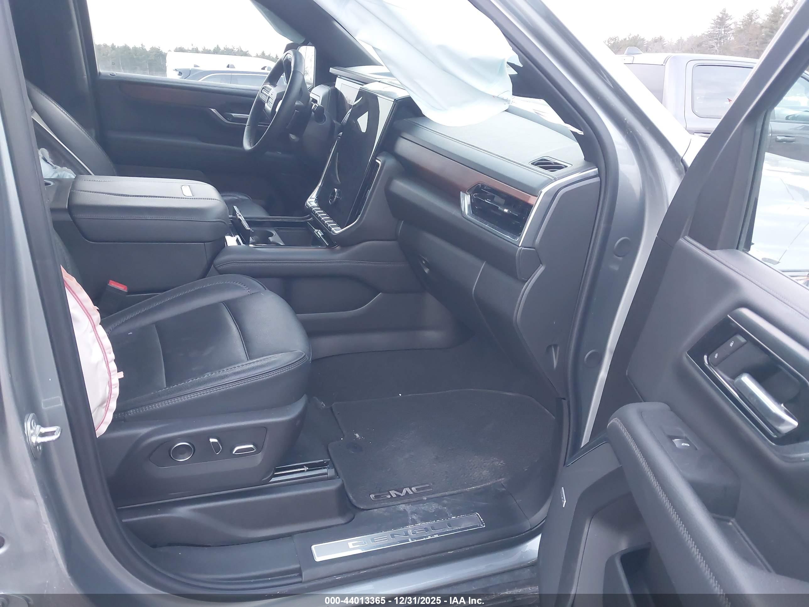 GMC YUKON image 5