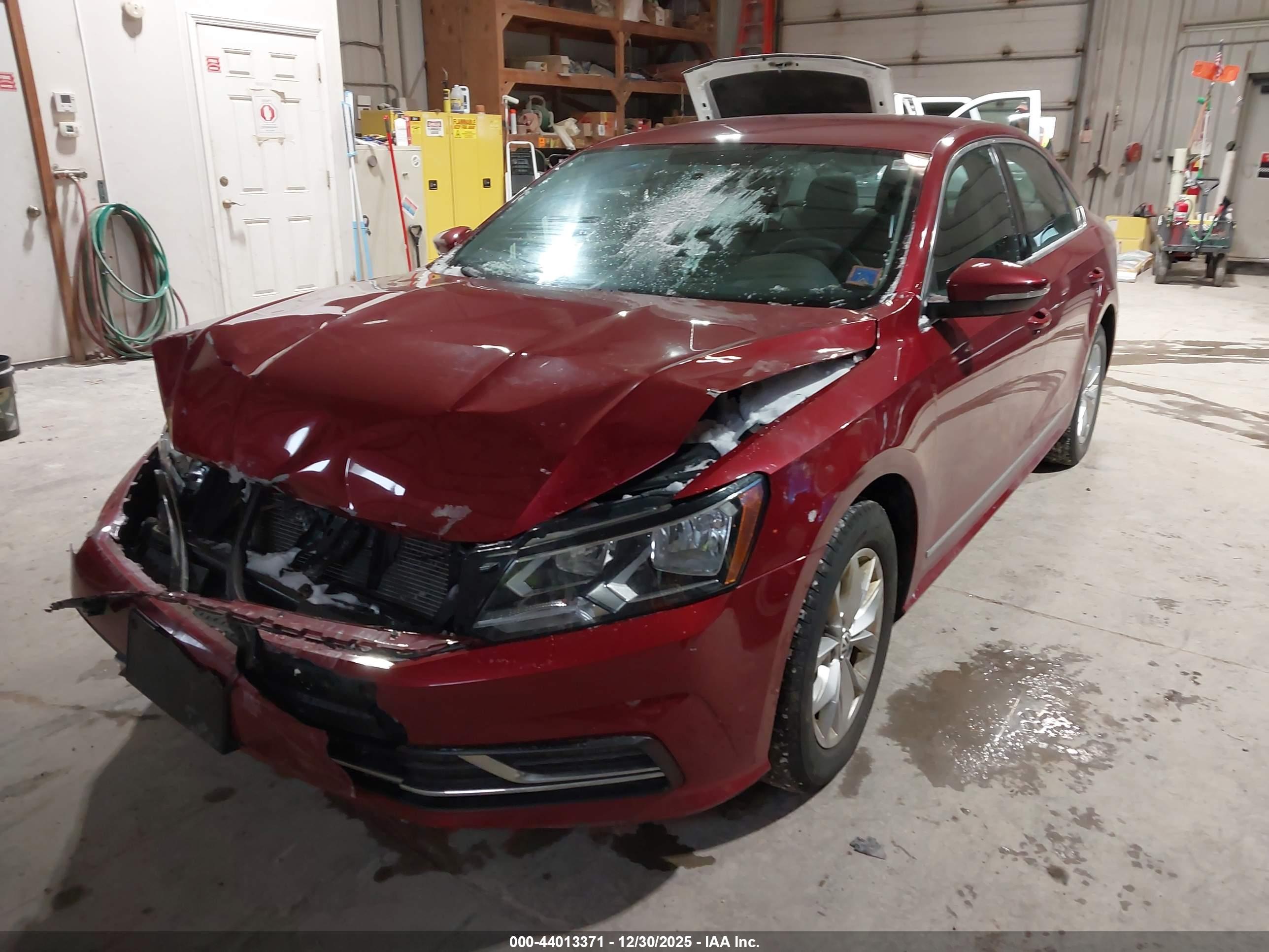 VOLKSWAGEN PASSAT image 2