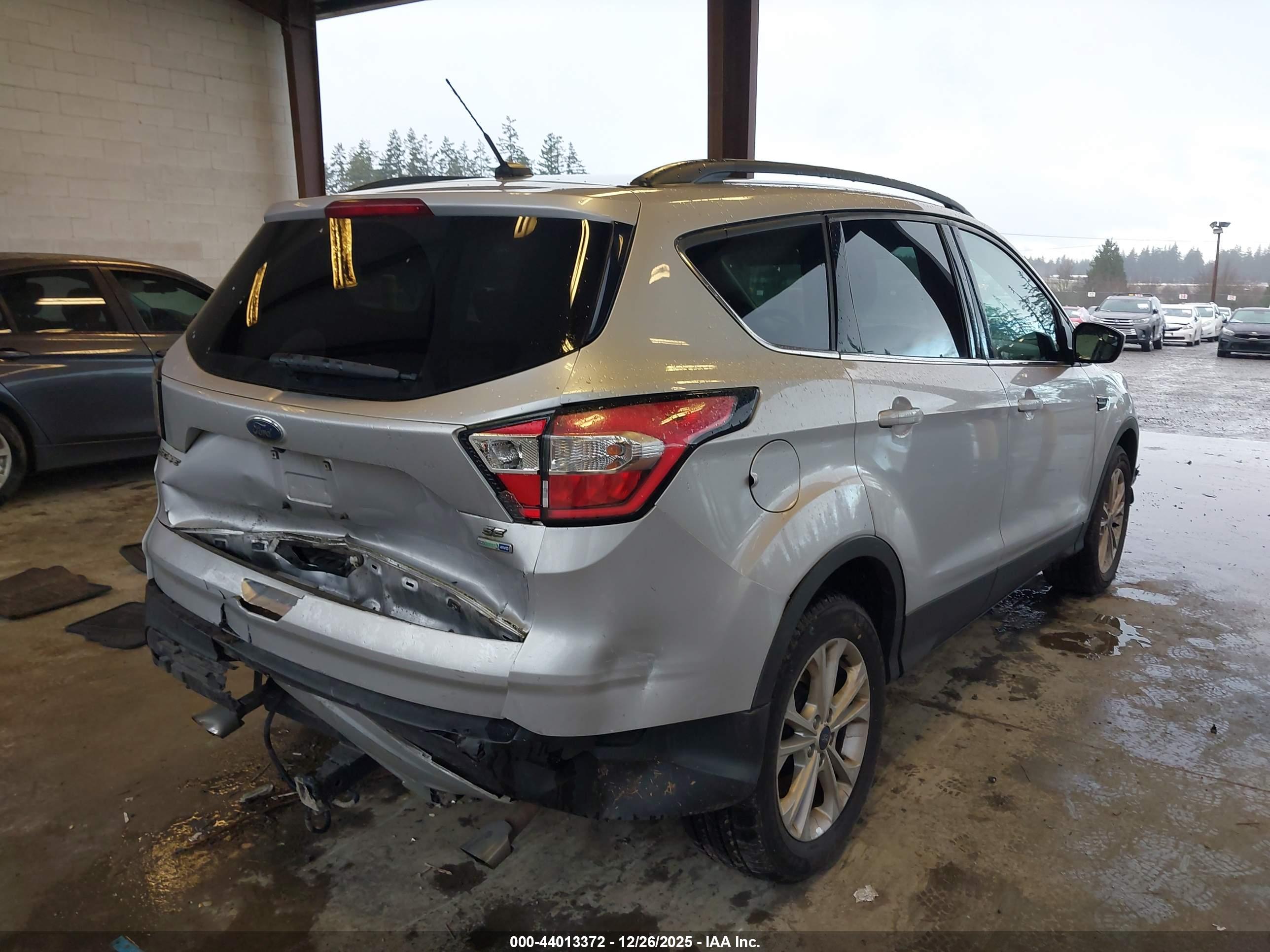 FORD ESCAPE image 4
