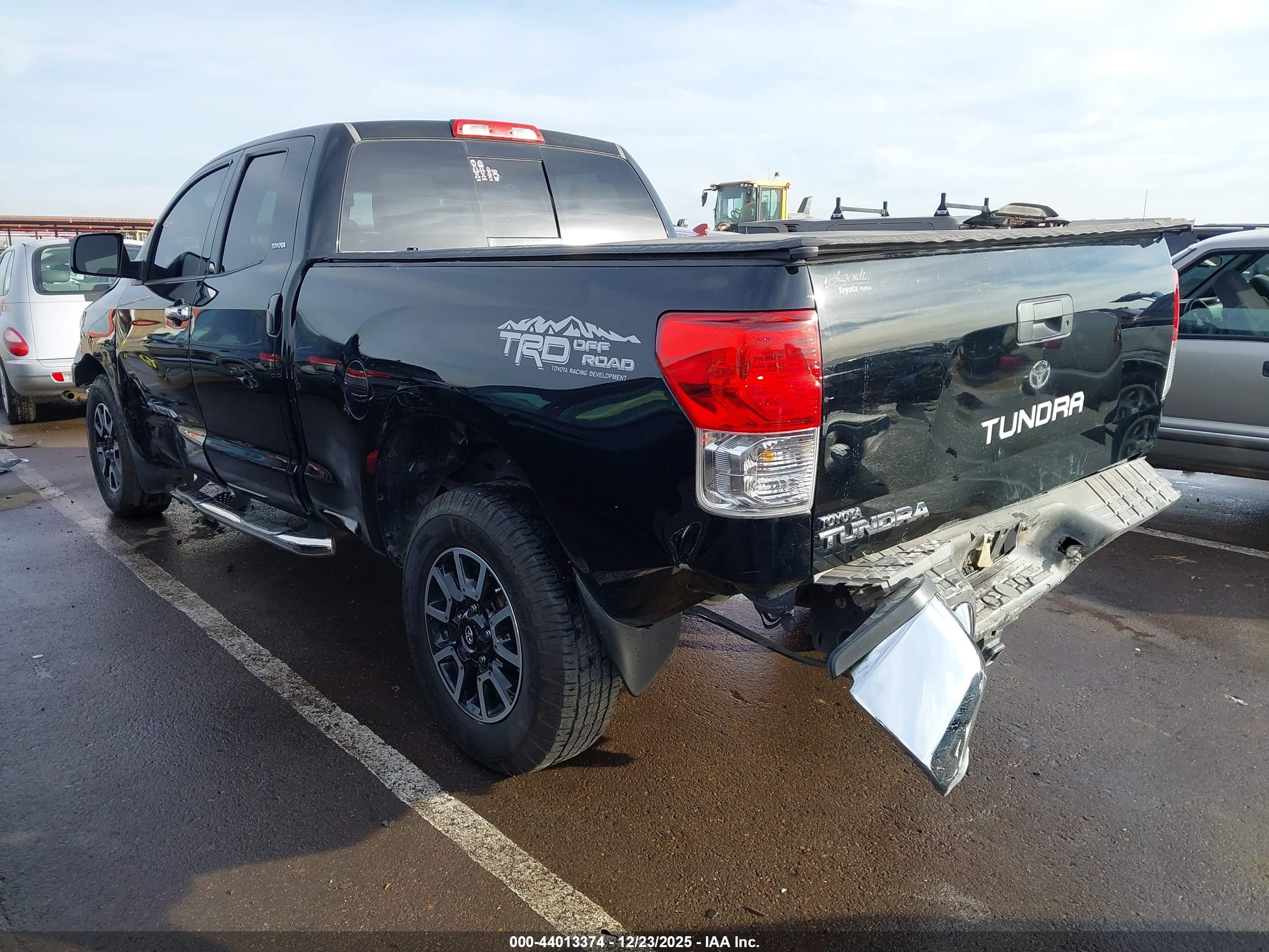 TOYOTA TUNDRA image 3