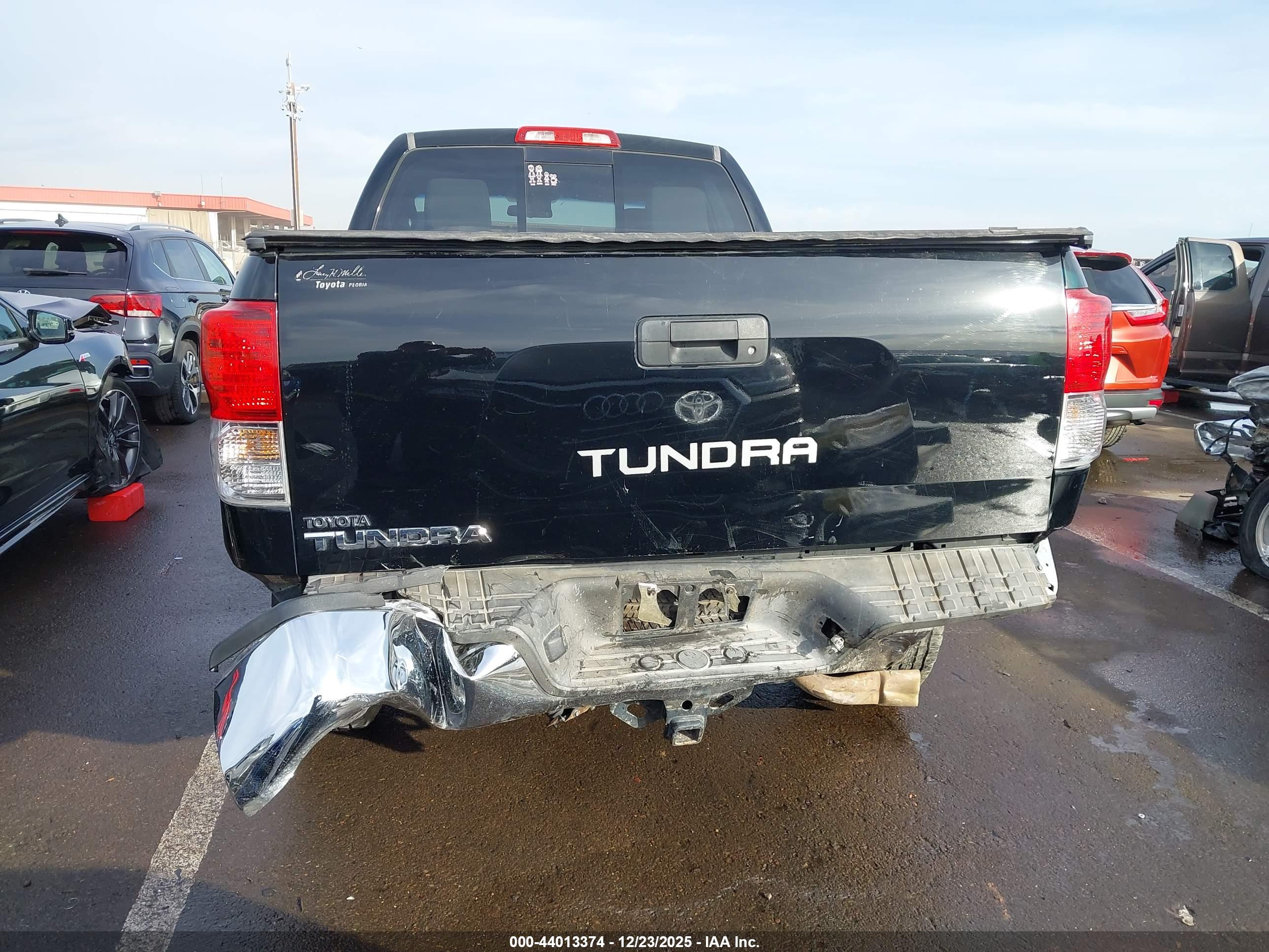 TOYOTA TUNDRA image 6