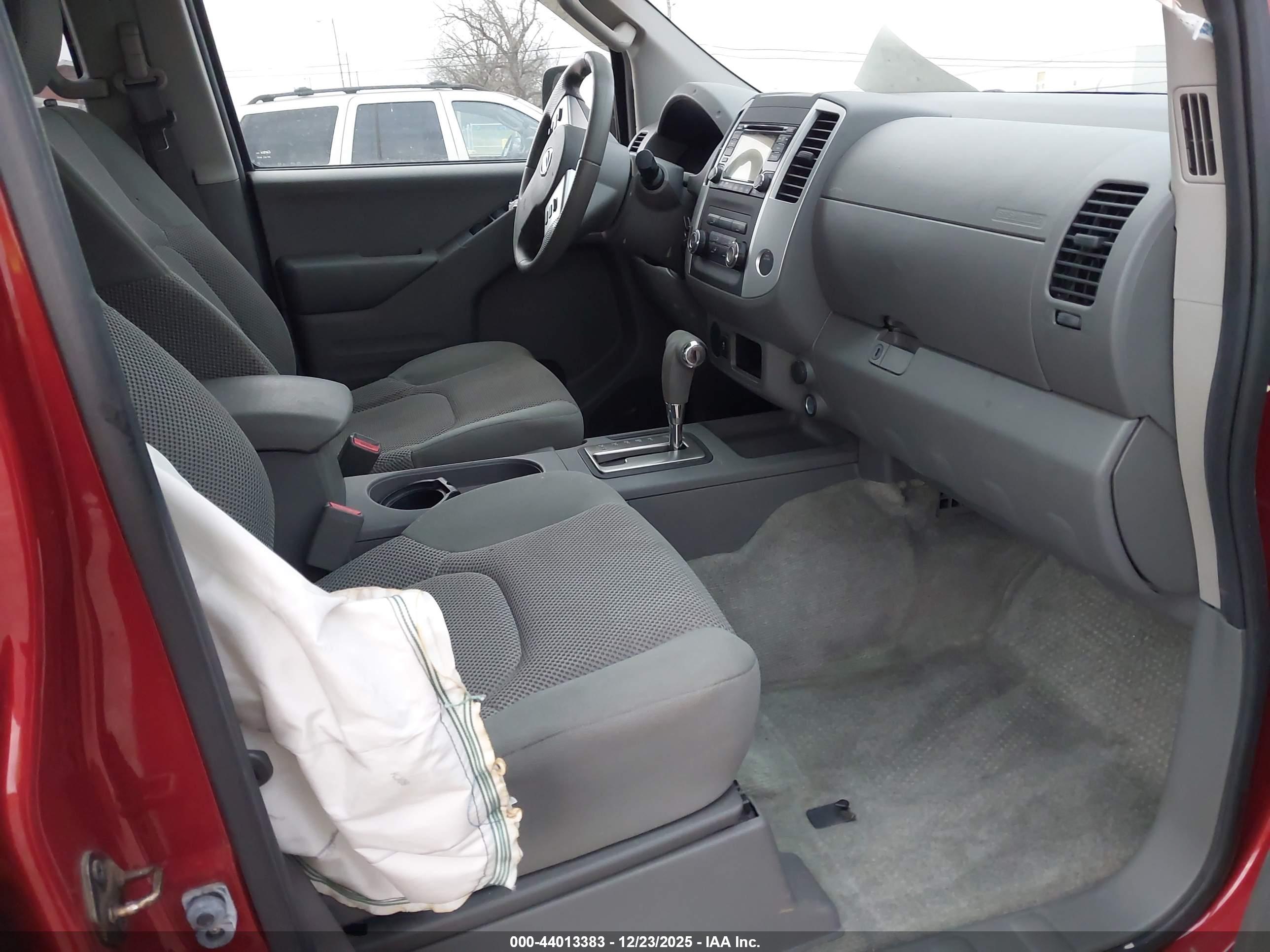 NISSAN FRONTIER image 5