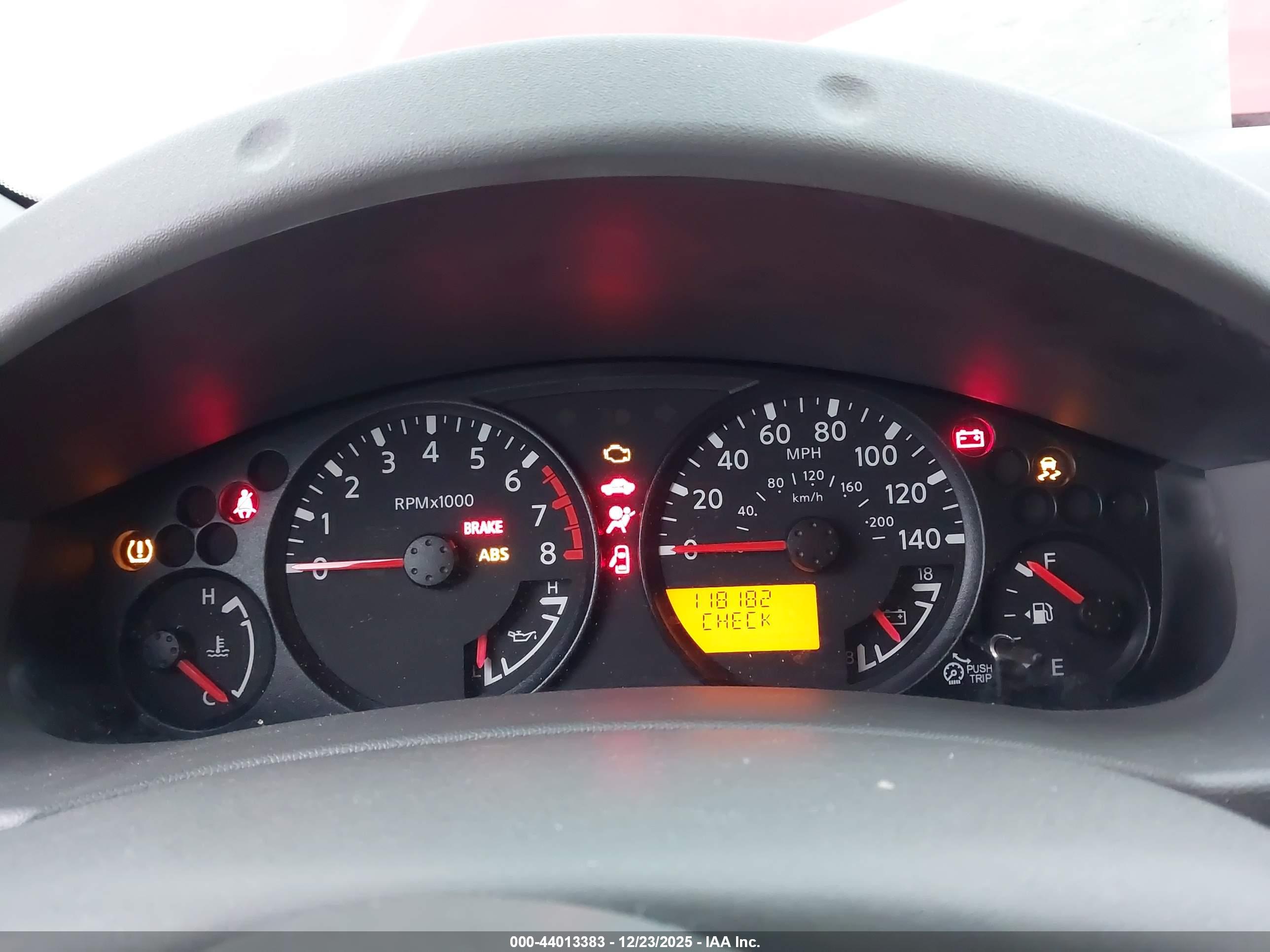 NISSAN FRONTIER image 7