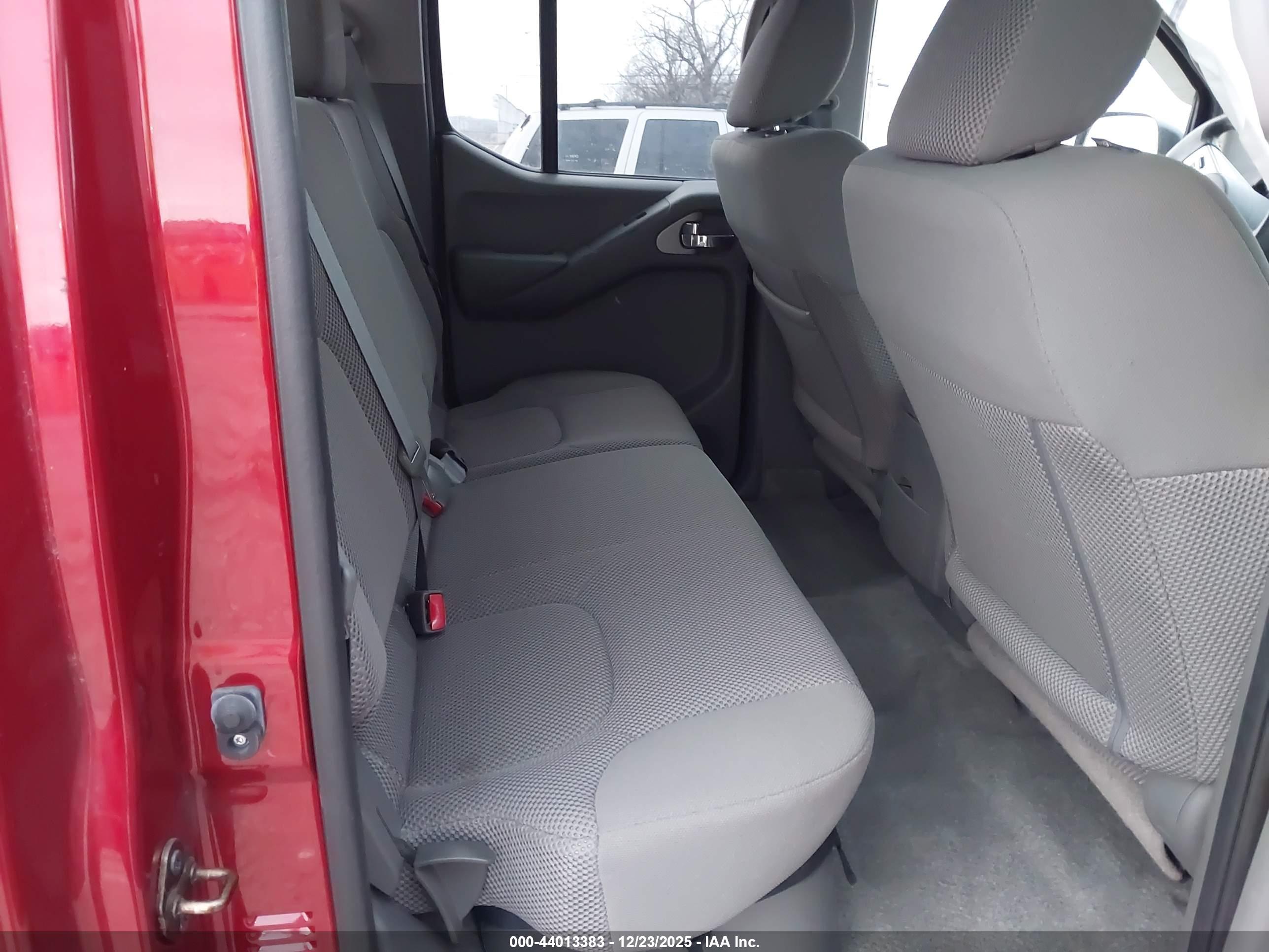 NISSAN FRONTIER image 8