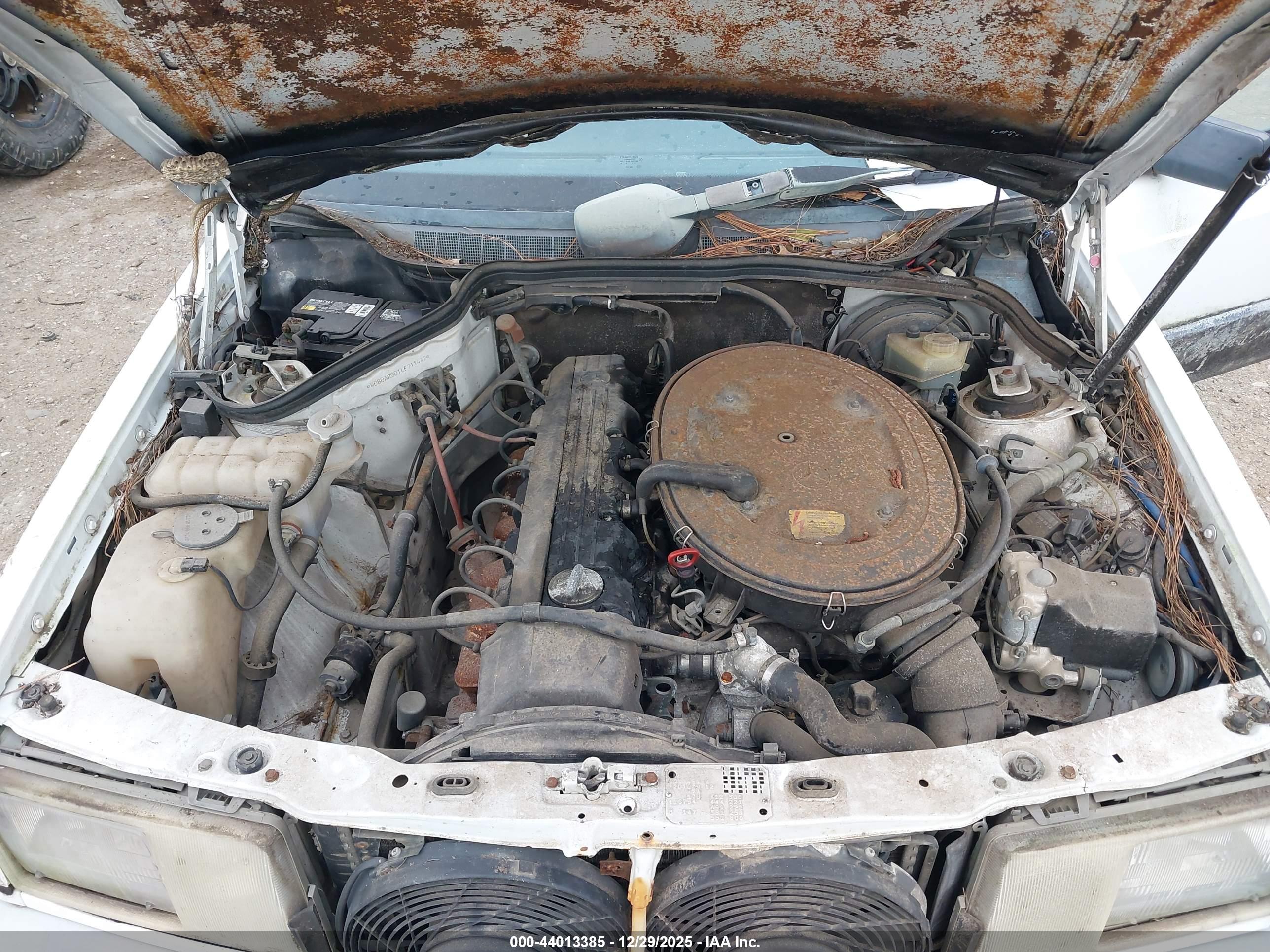 MERCEDES-BENZ 190 image 10