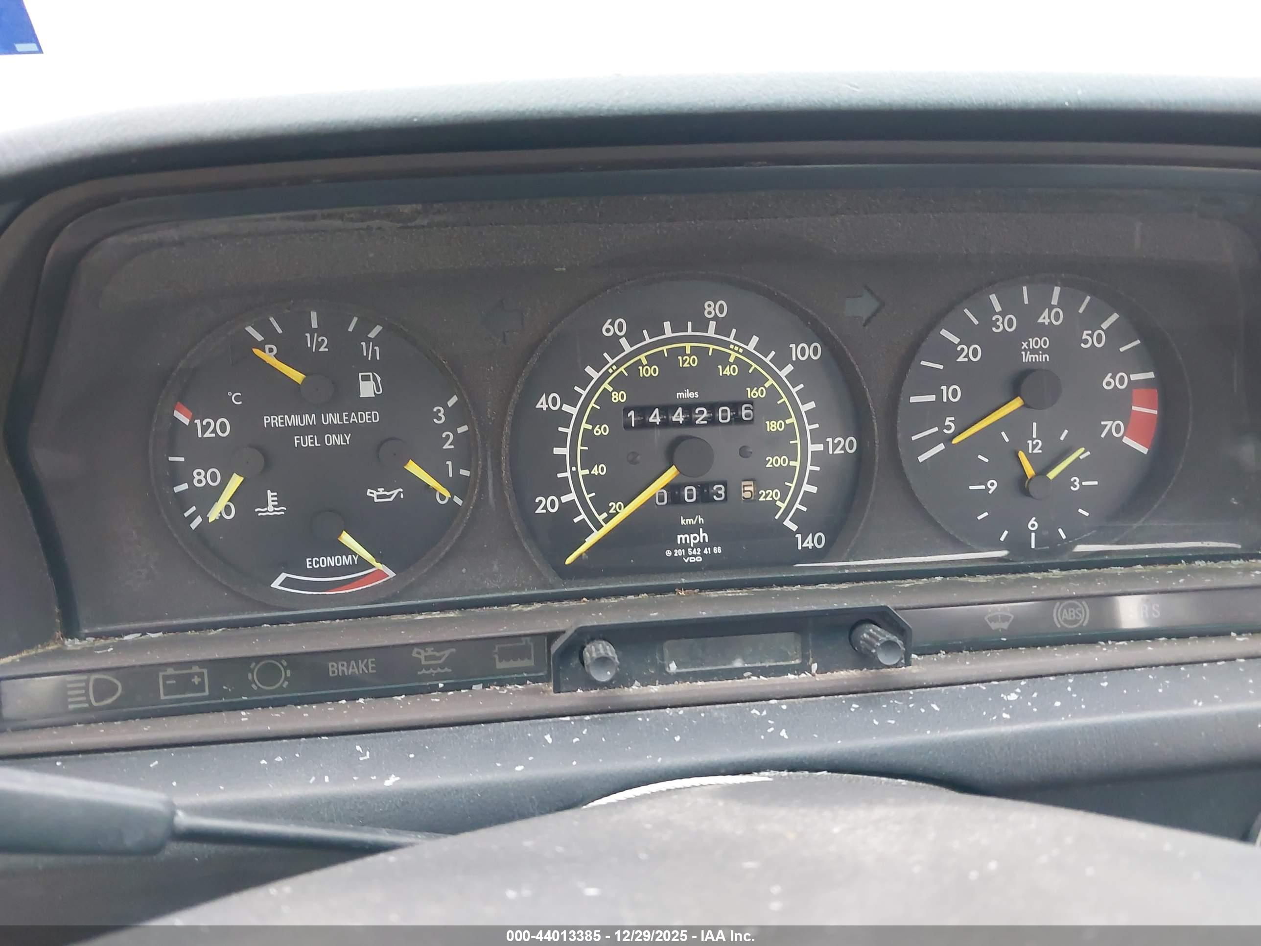 MERCEDES-BENZ 190 image 7