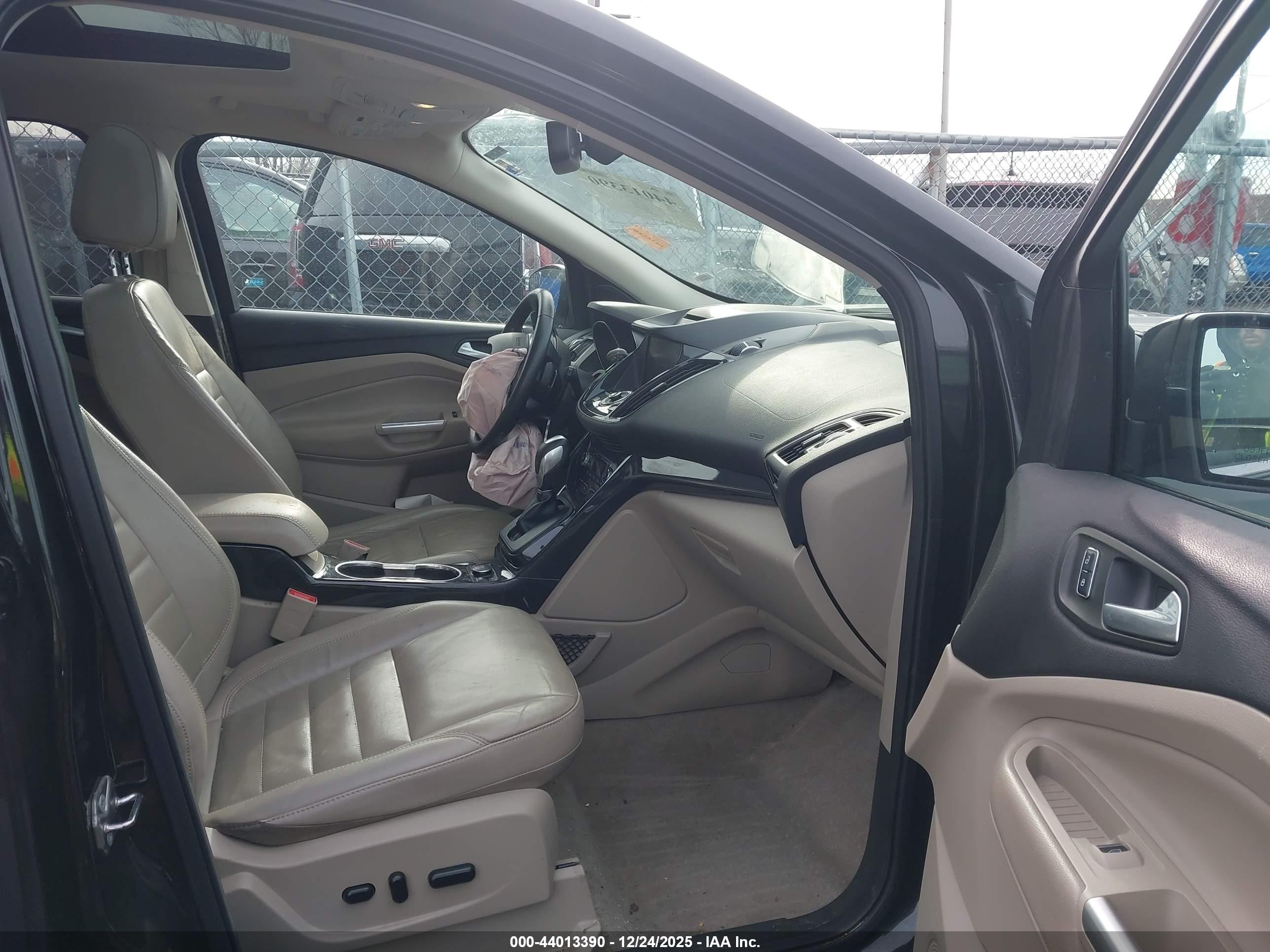 FORD ESCAPE image 5