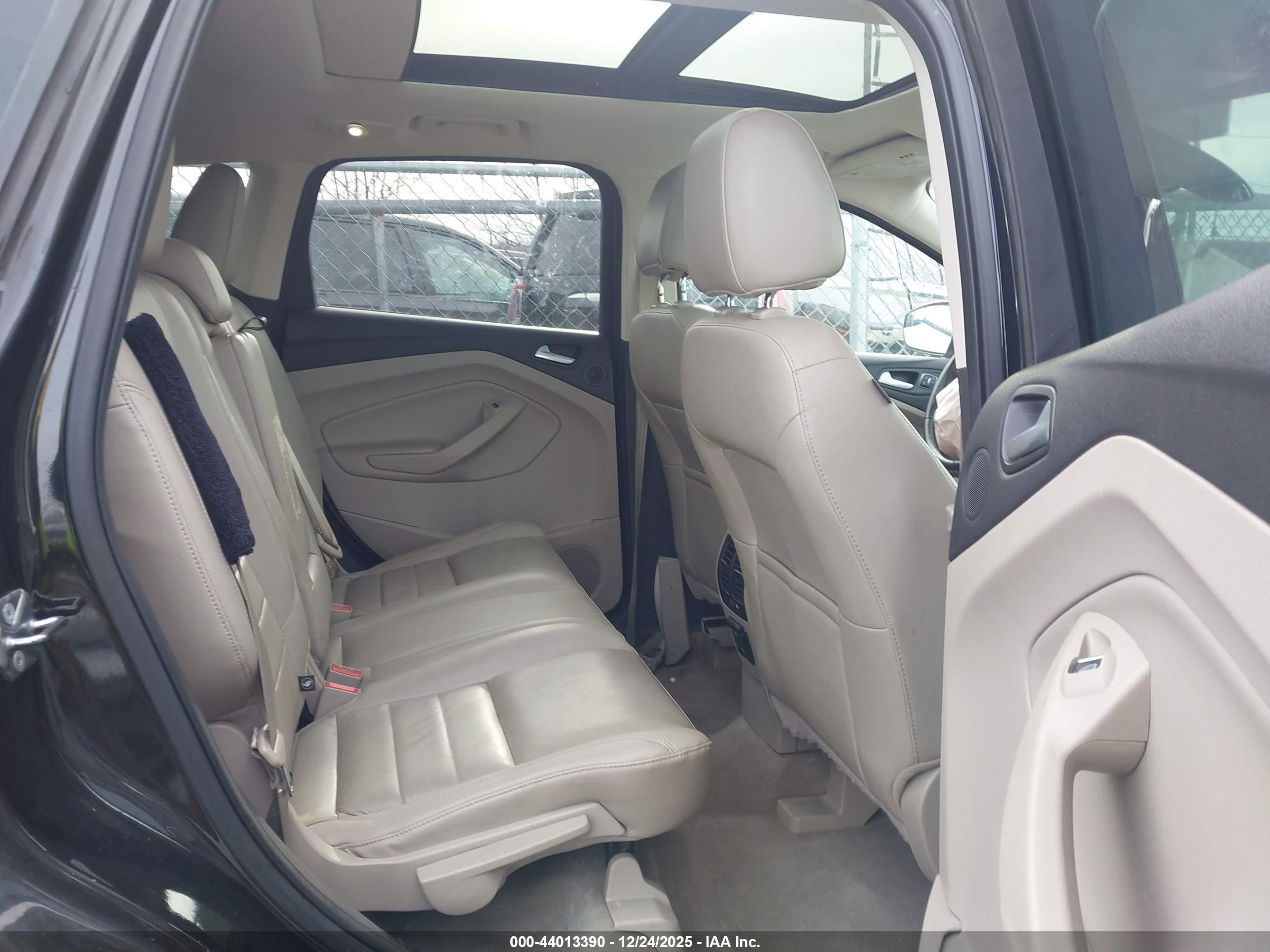 FORD ESCAPE image 8