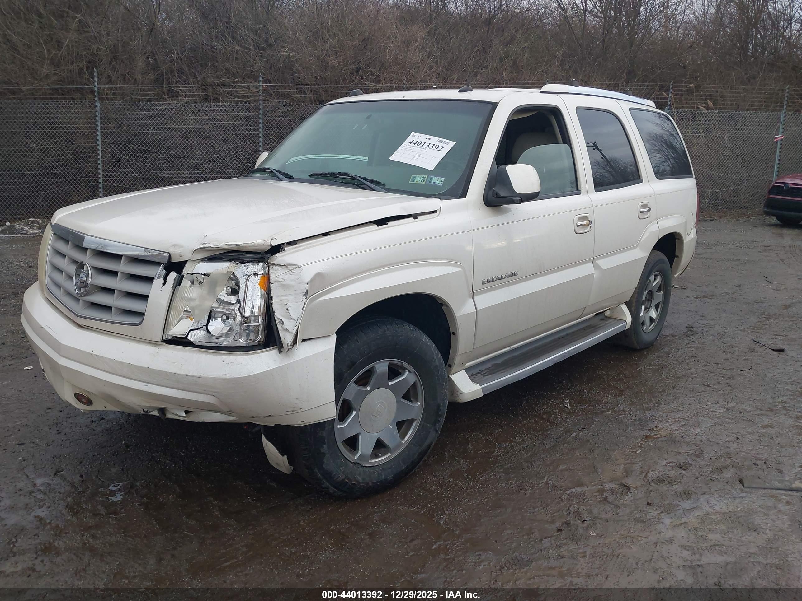 CADILLAC ESCALADE image 2
