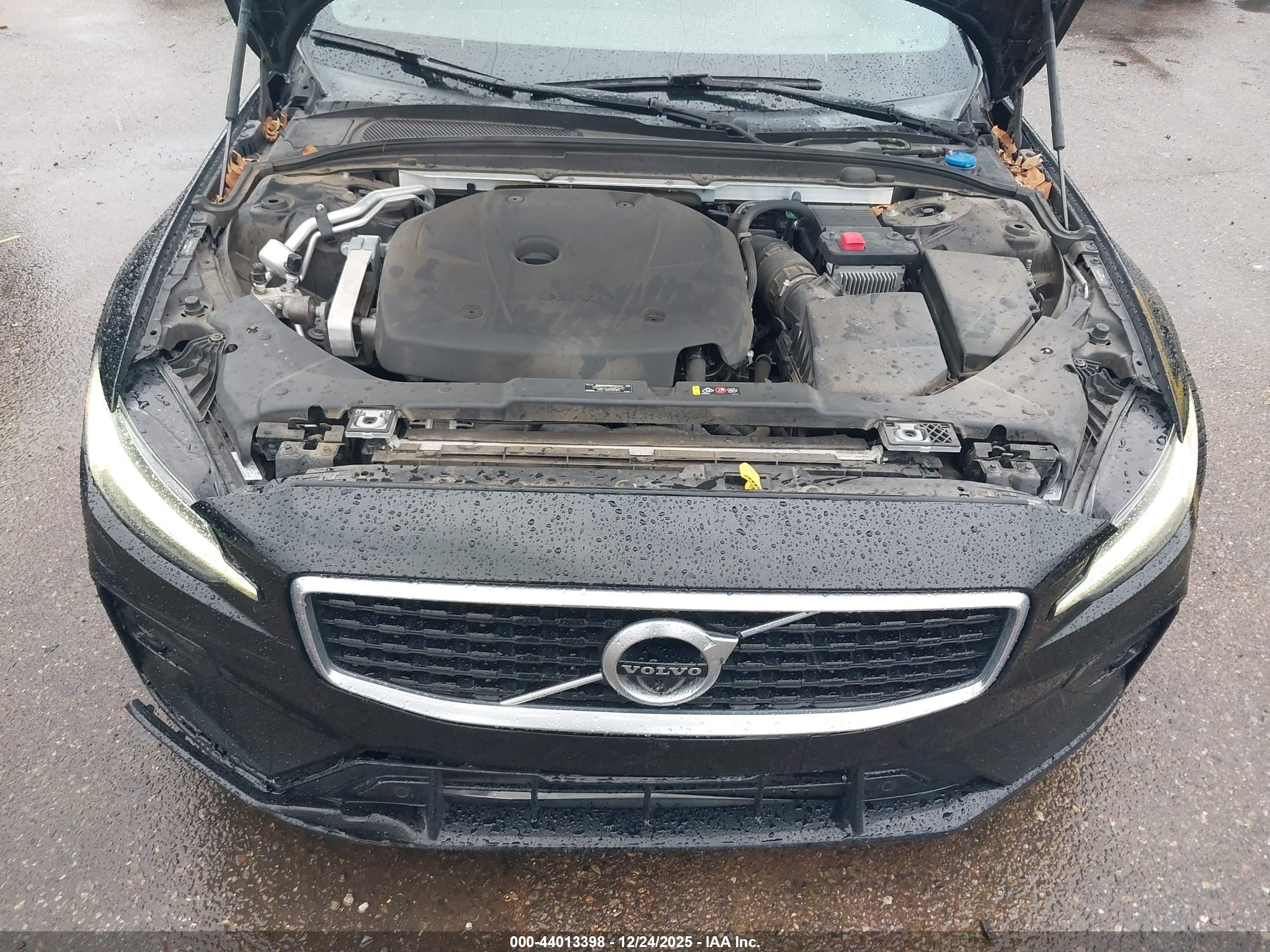 VOLVO S60 image 10