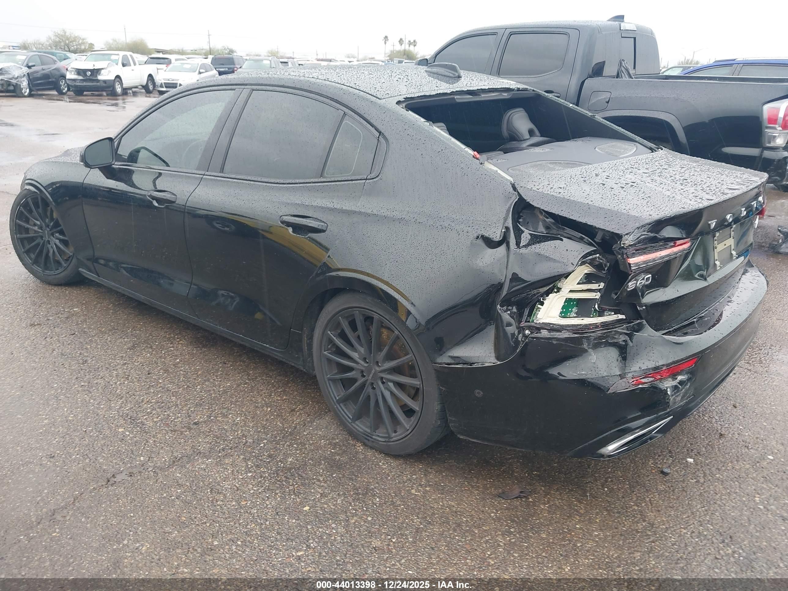 VOLVO S60 image 3