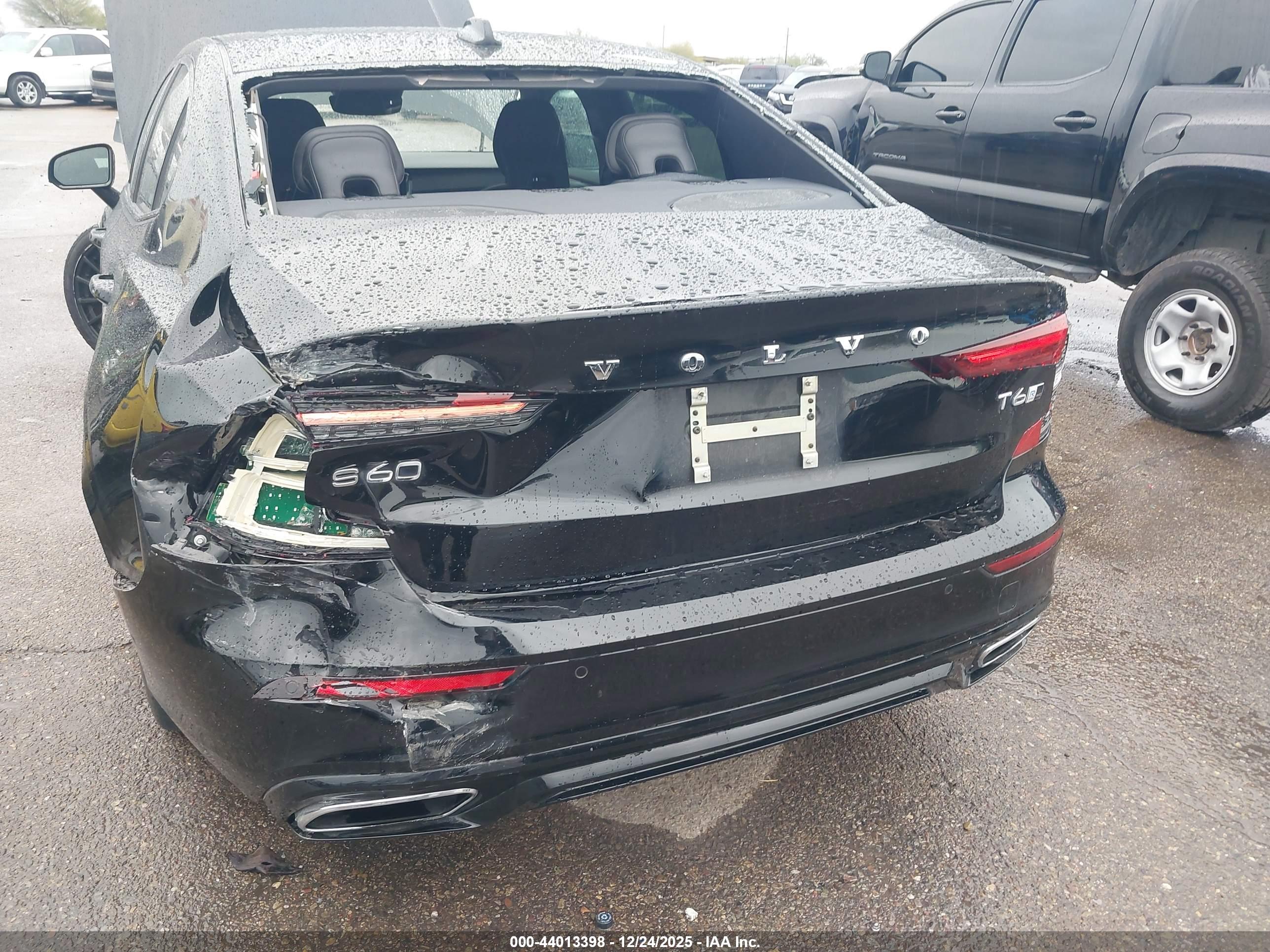 VOLVO S60 image 6