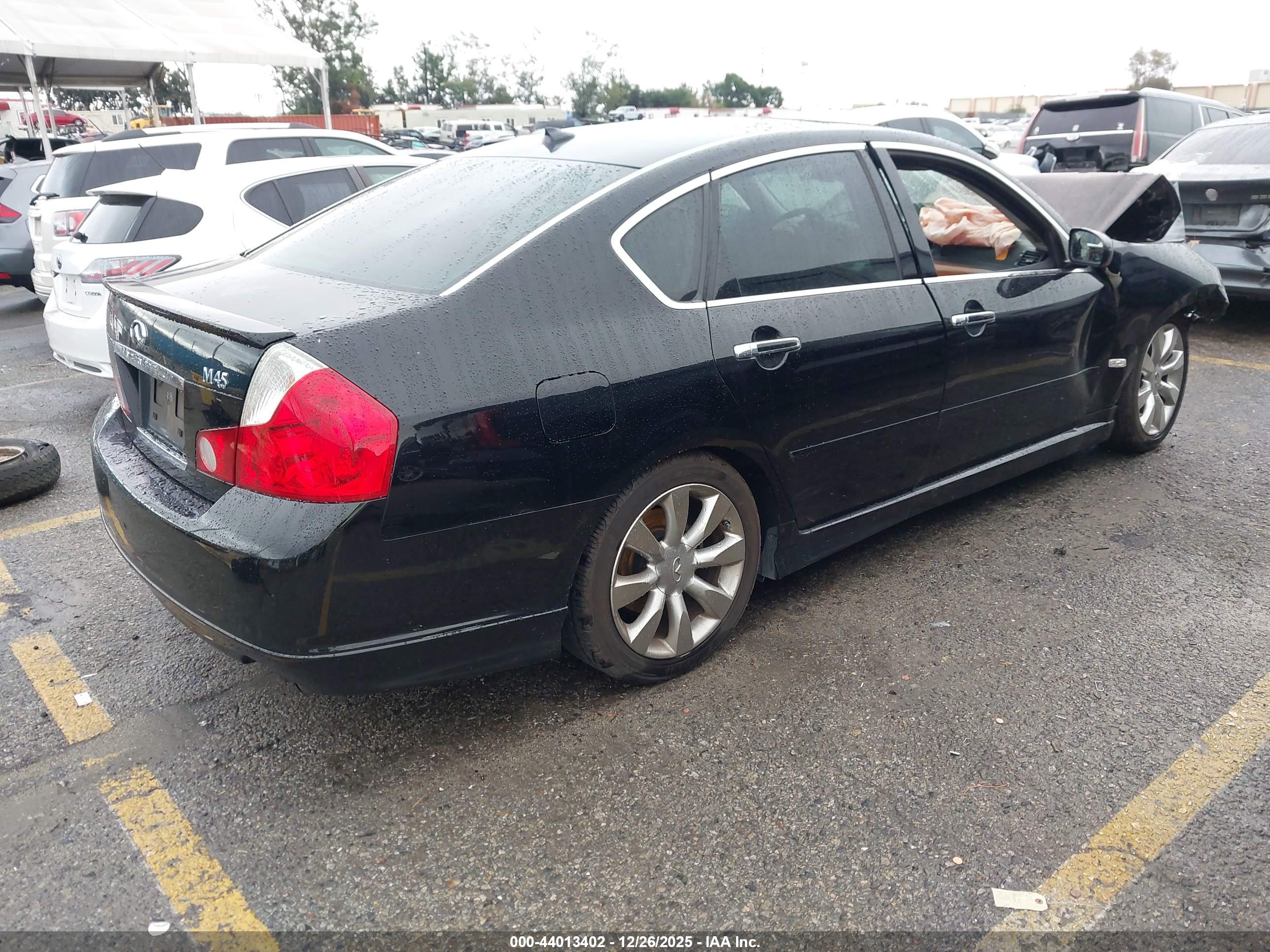 INFINITI M45 image 4