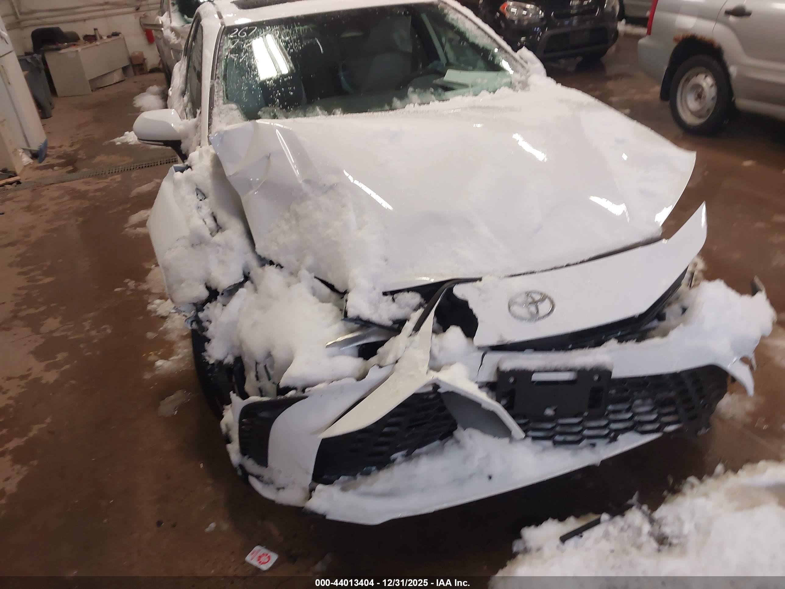 TOYOTA CAMRY image 6