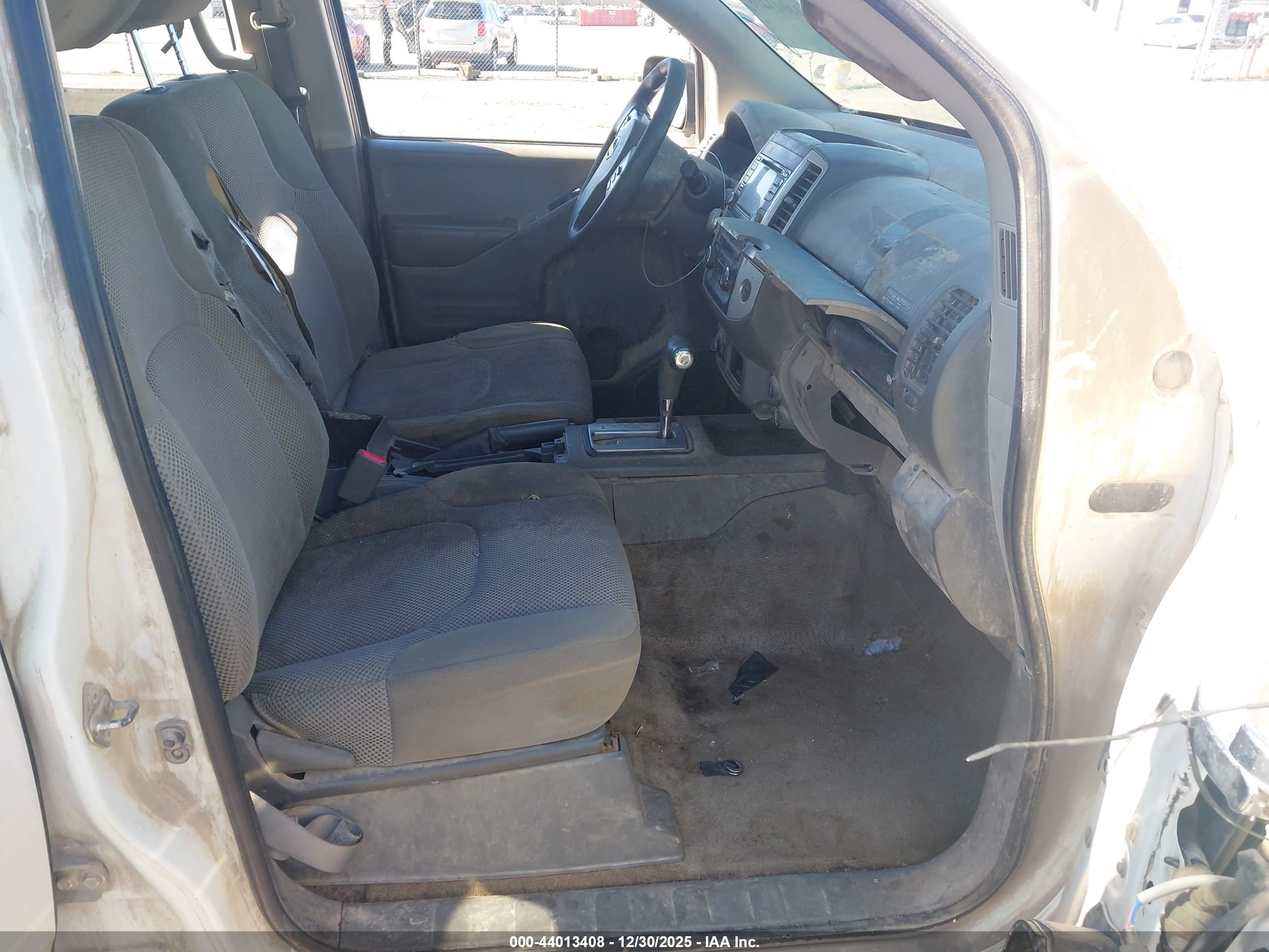 NISSAN FRONTIER image 5