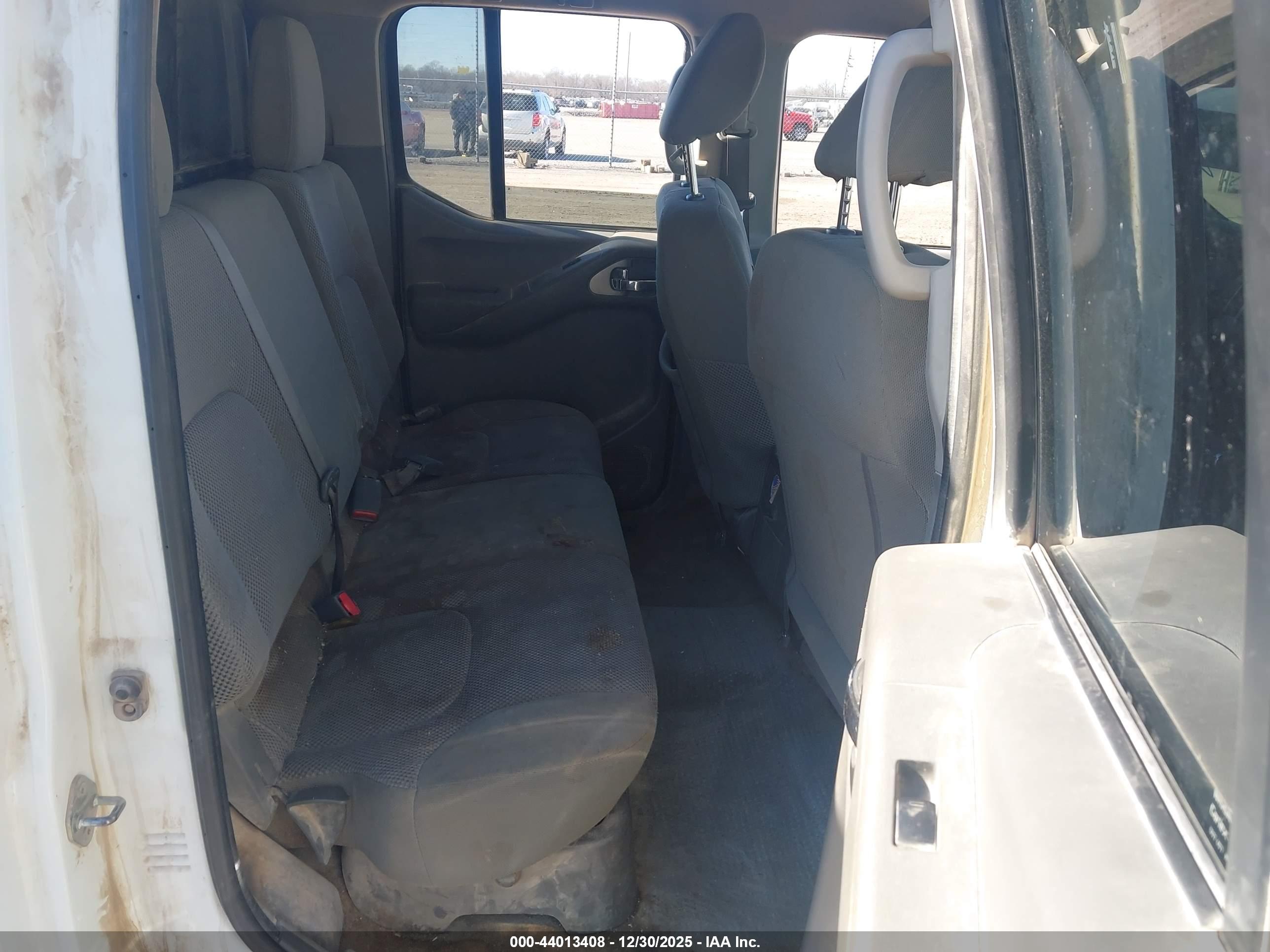 NISSAN FRONTIER image 8