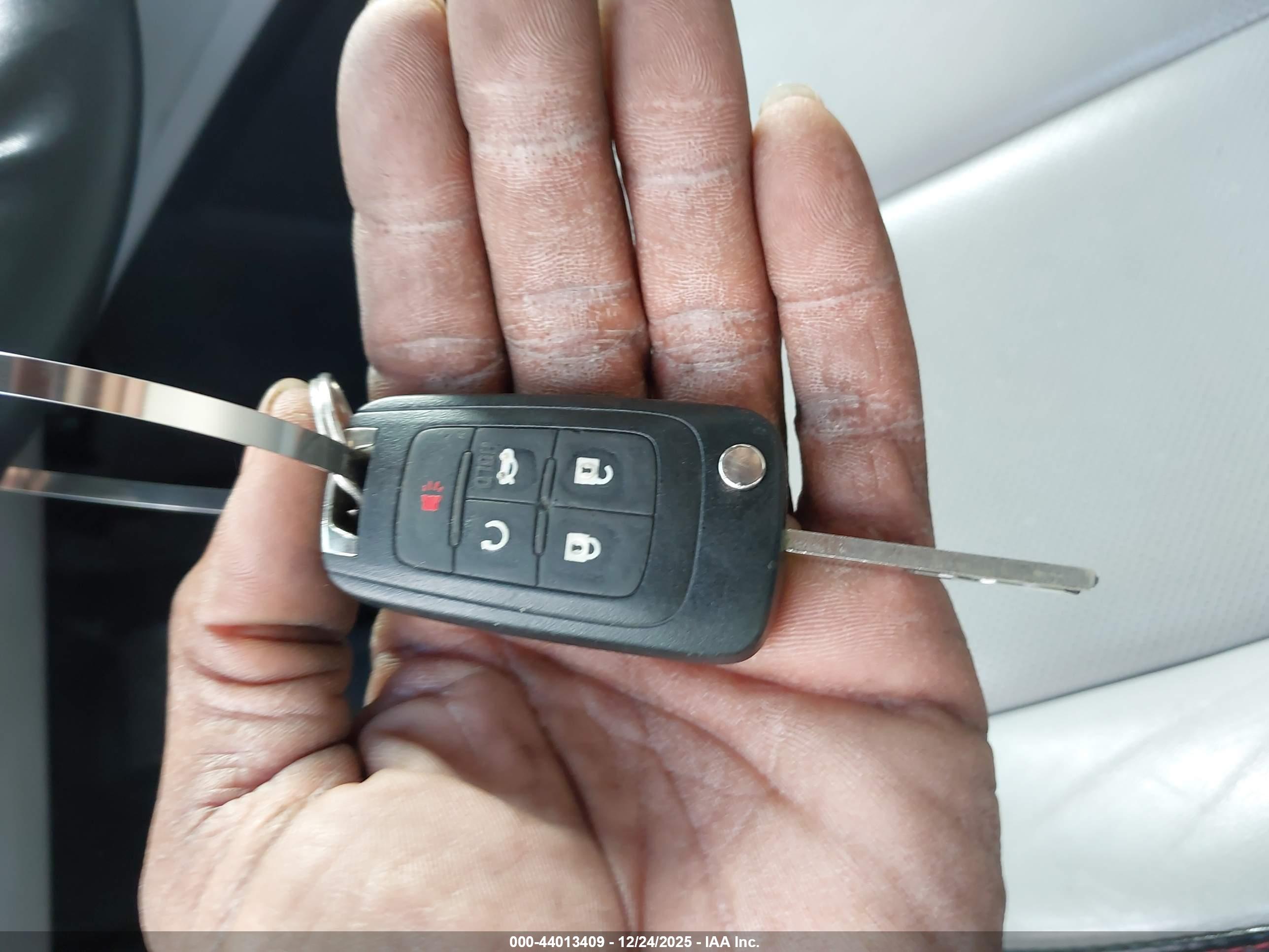 GMC TERRAIN image 11