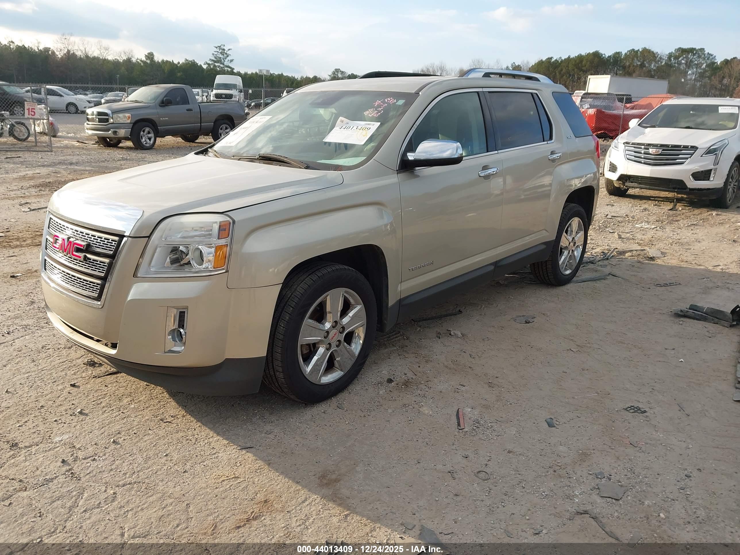 GMC TERRAIN image 2