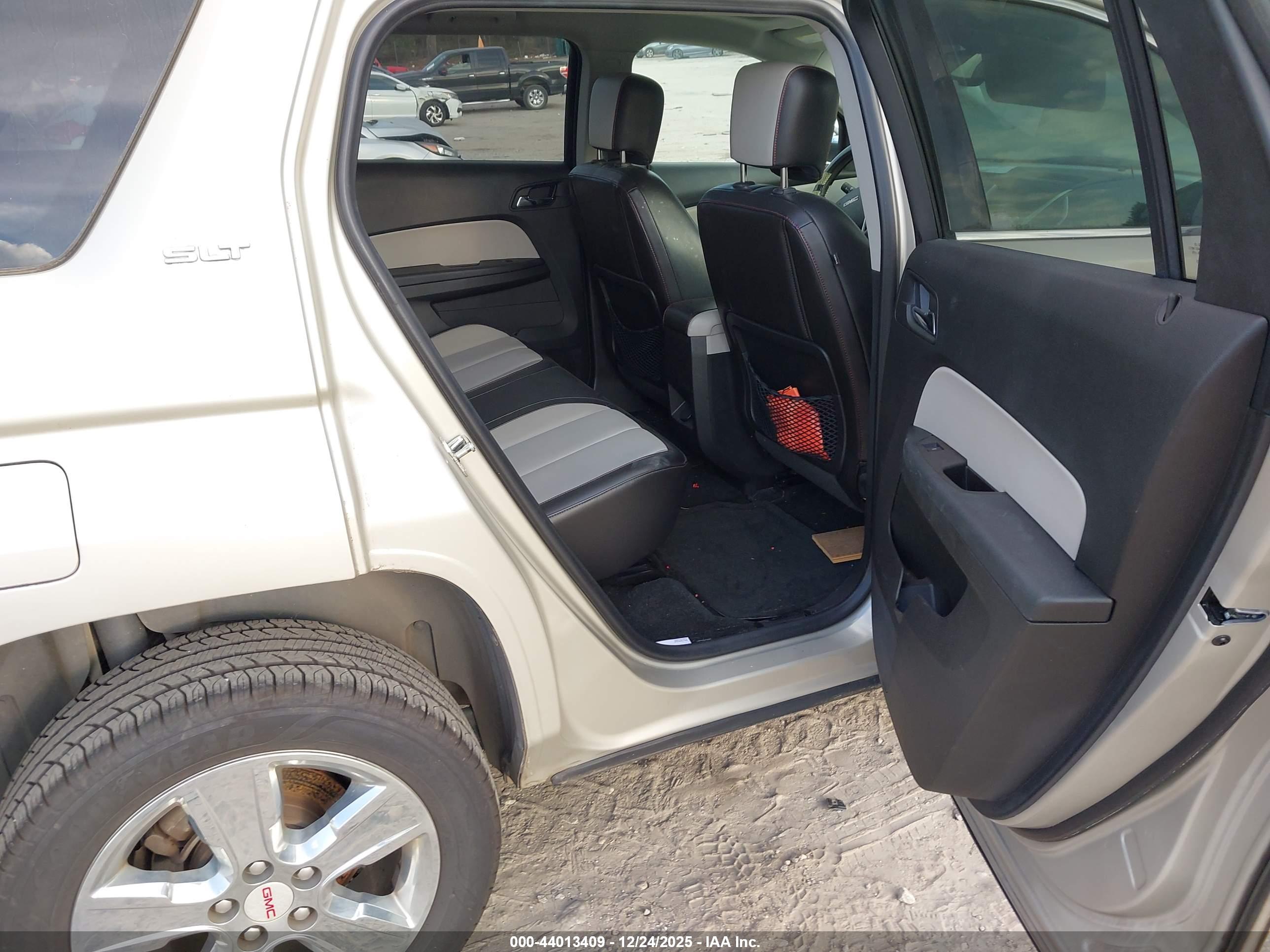 GMC TERRAIN image 8