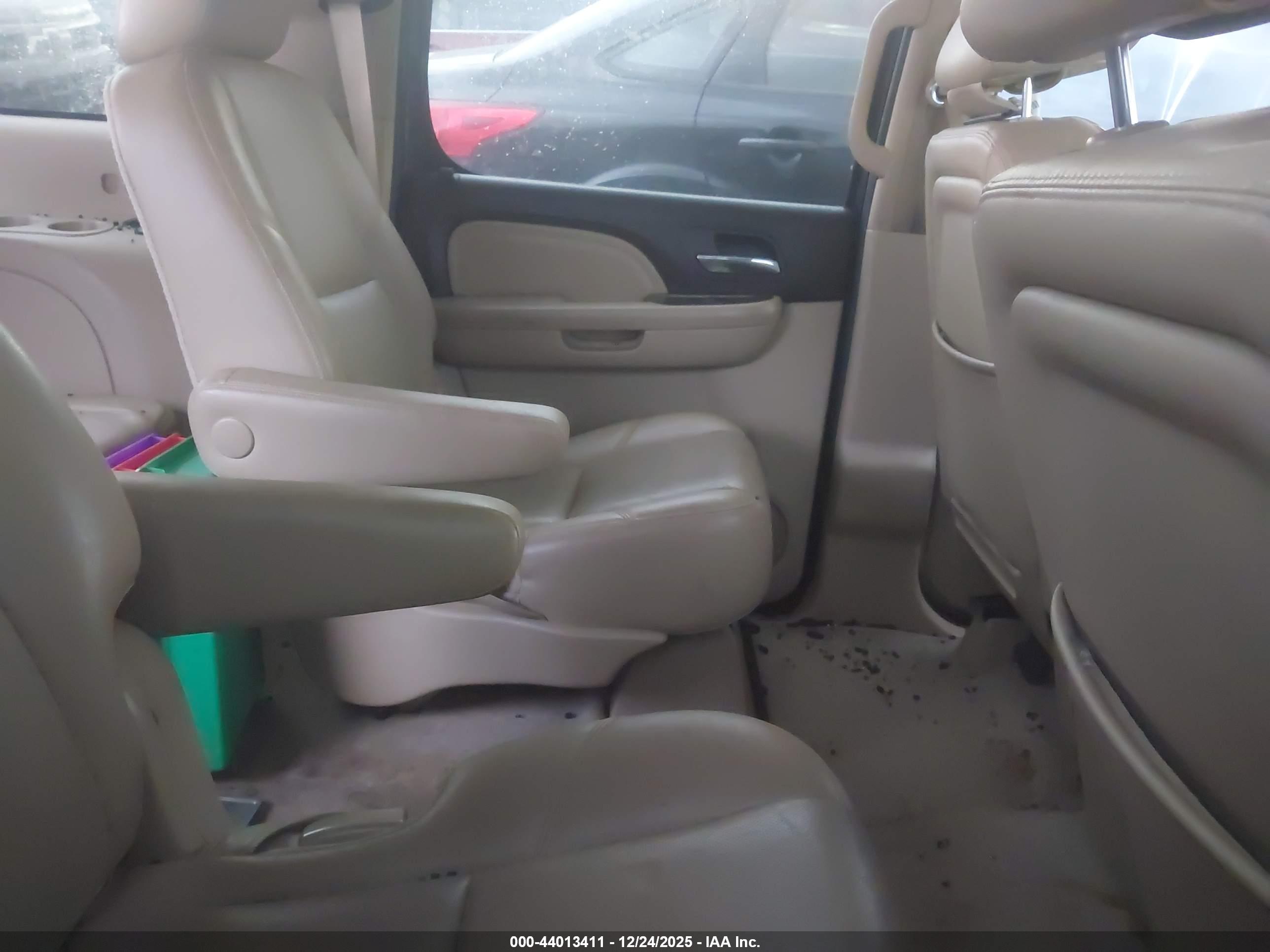GMC YUKON image 8