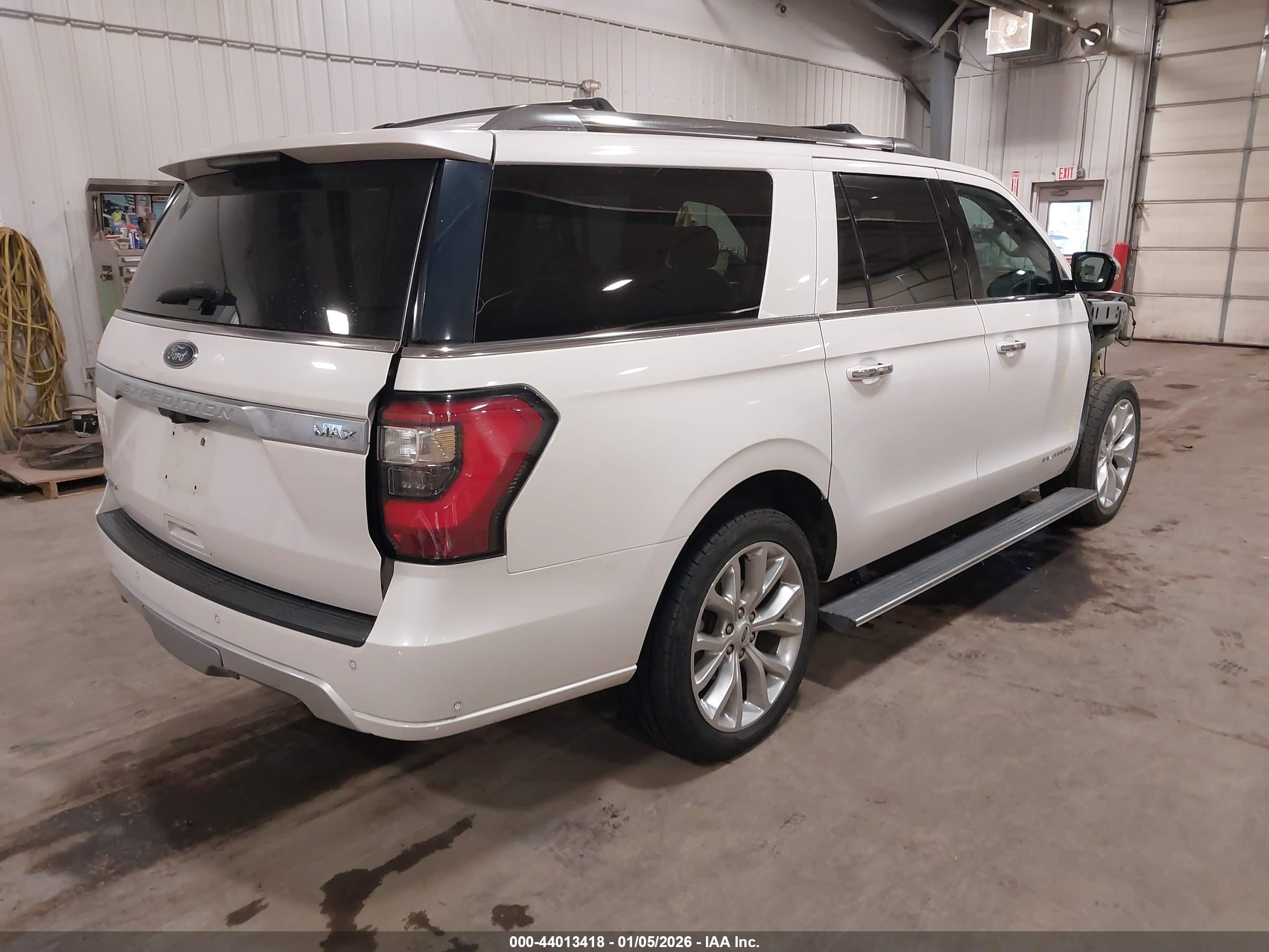 FORD EXPEDITION image 4