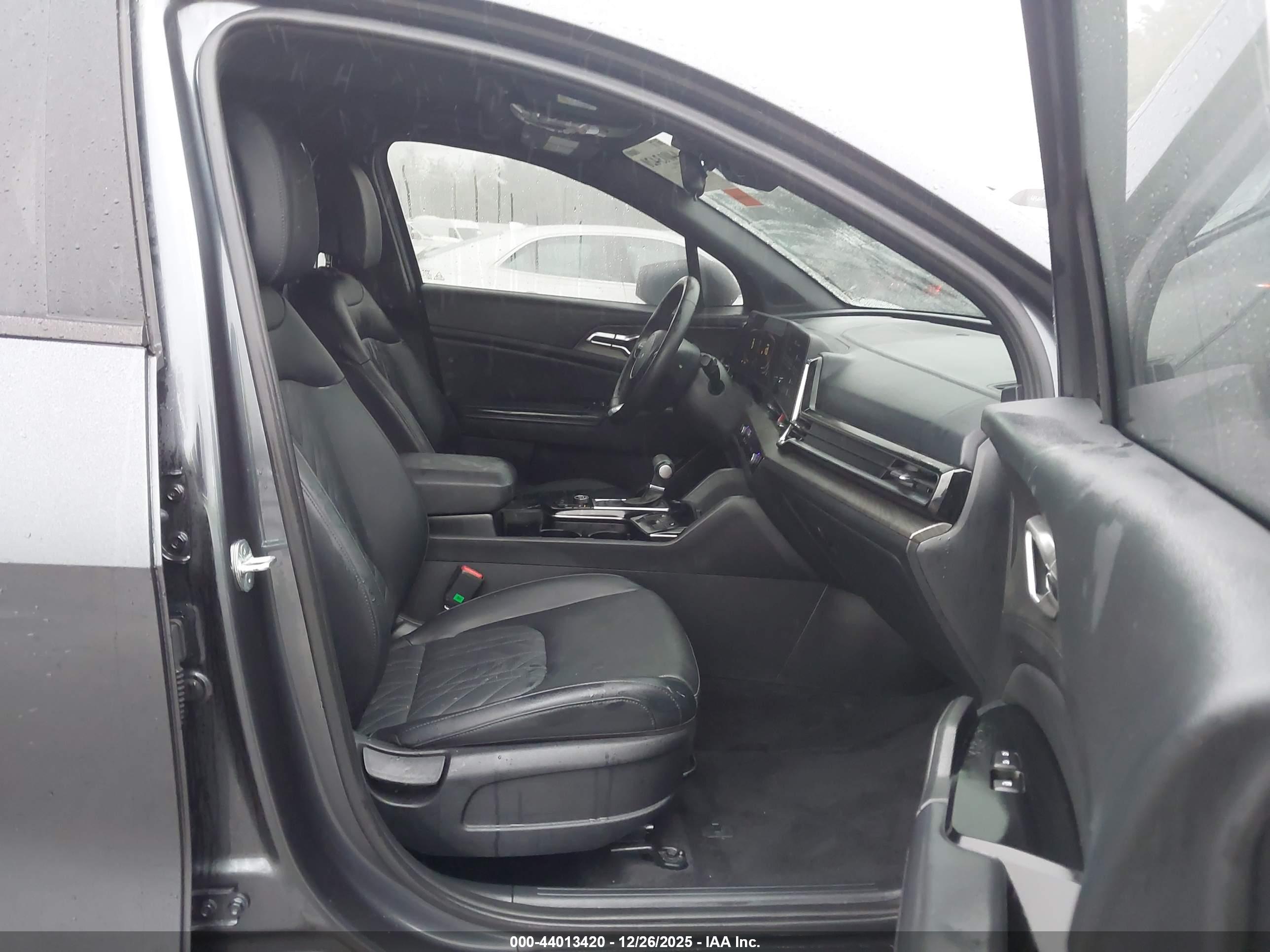 KIA SPORTAGE image 5