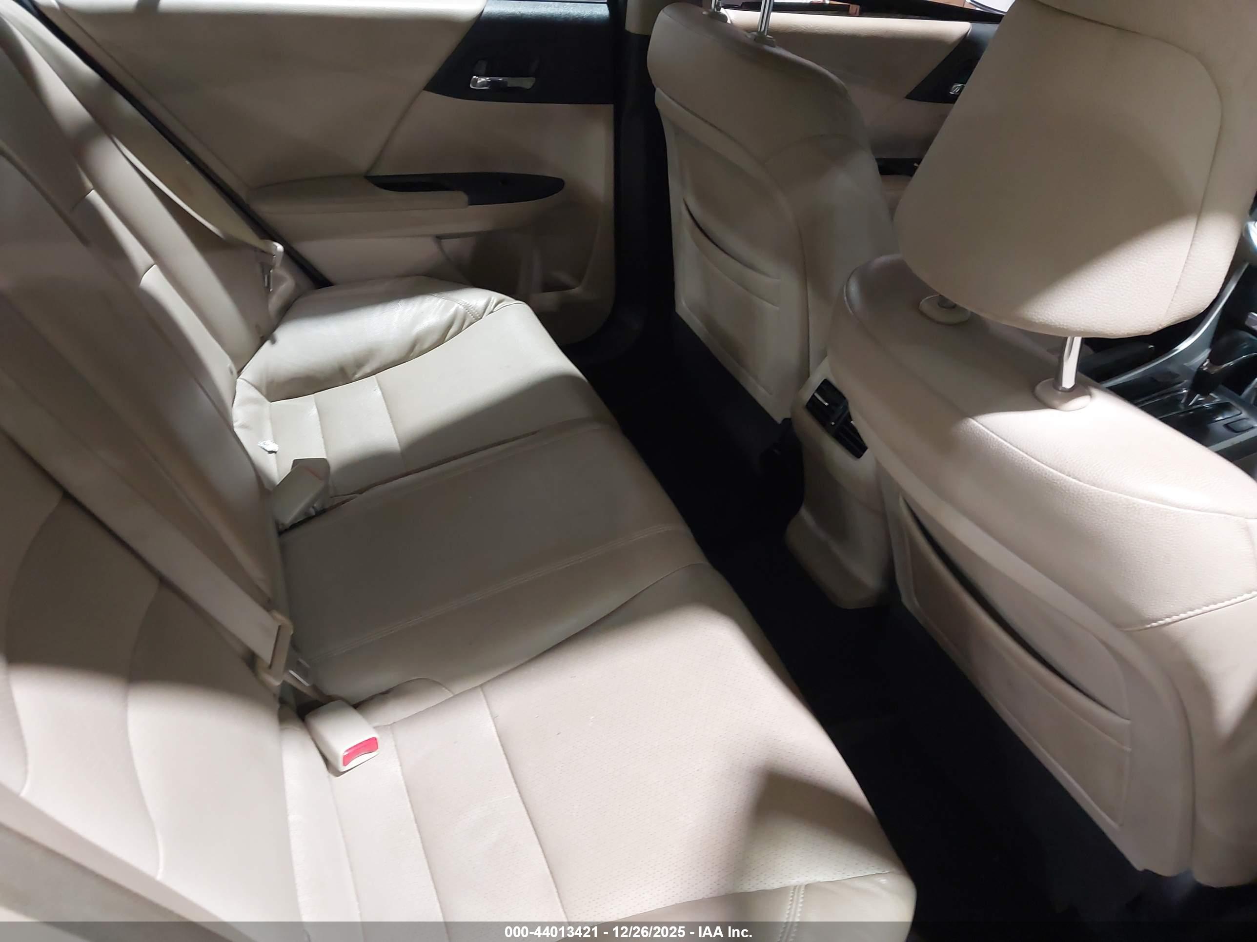 HONDA ACCORD image 8
