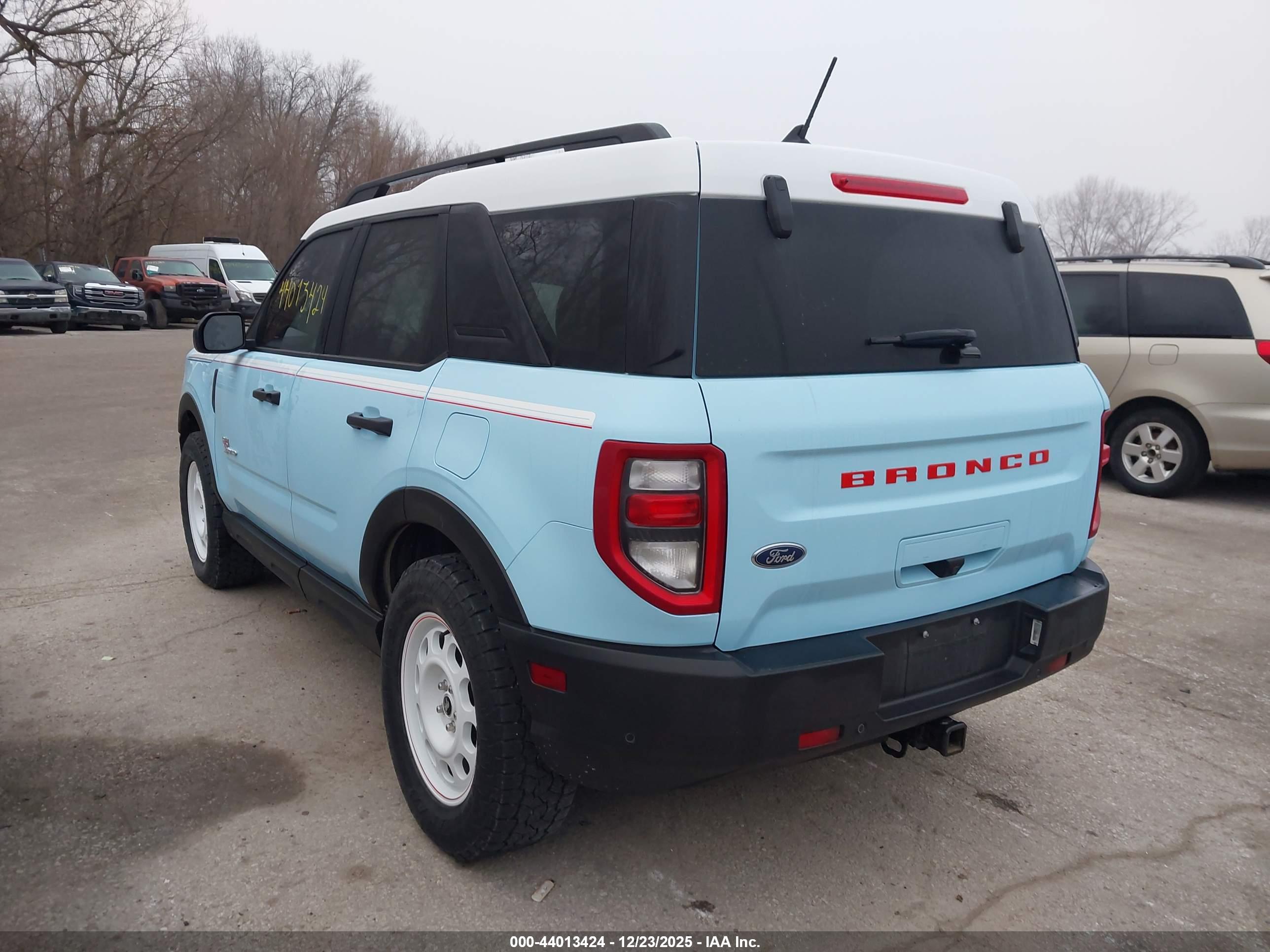 FORD BRONCO image 3
