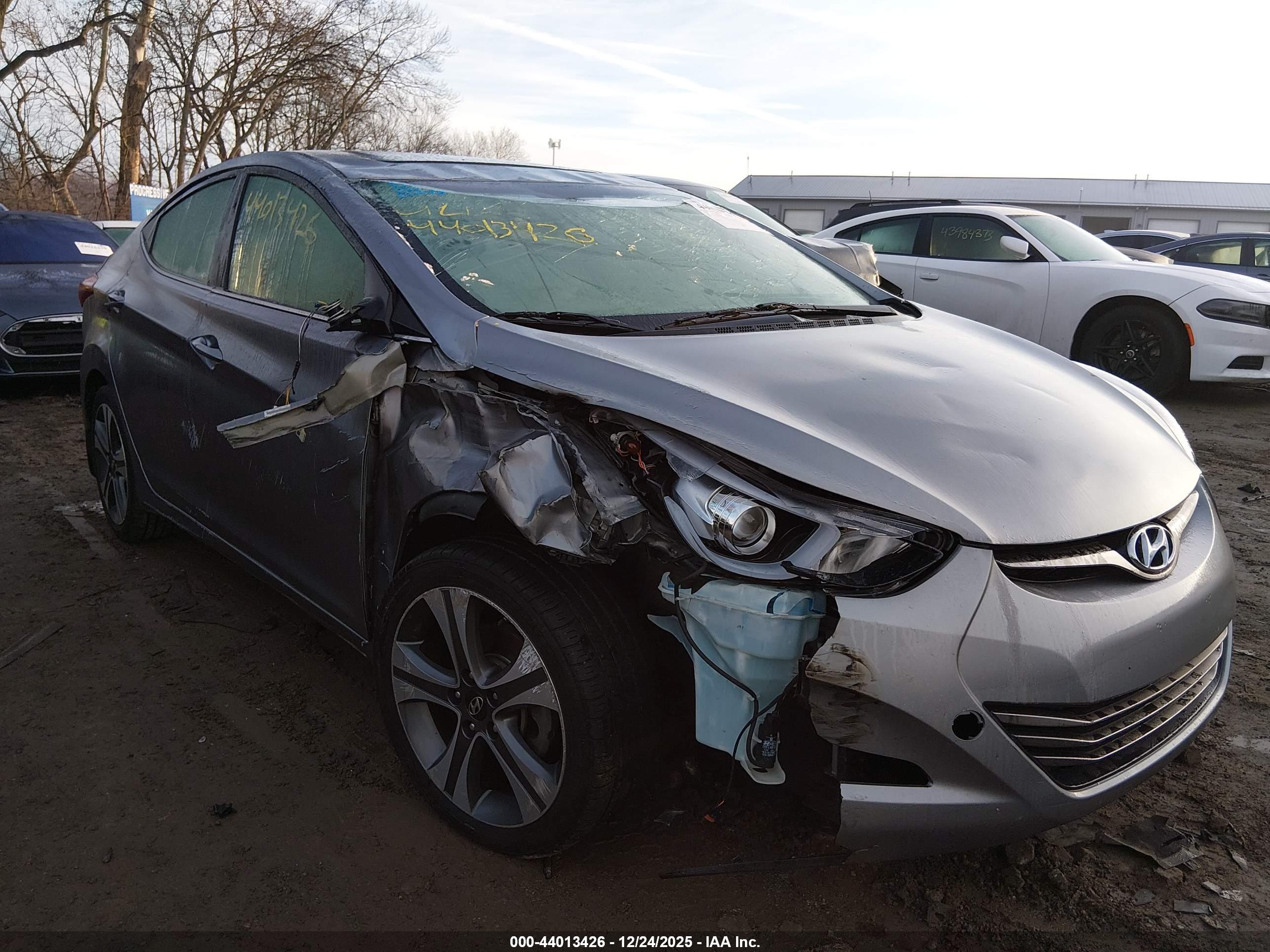 HYUNDAI ELANTRA image 6