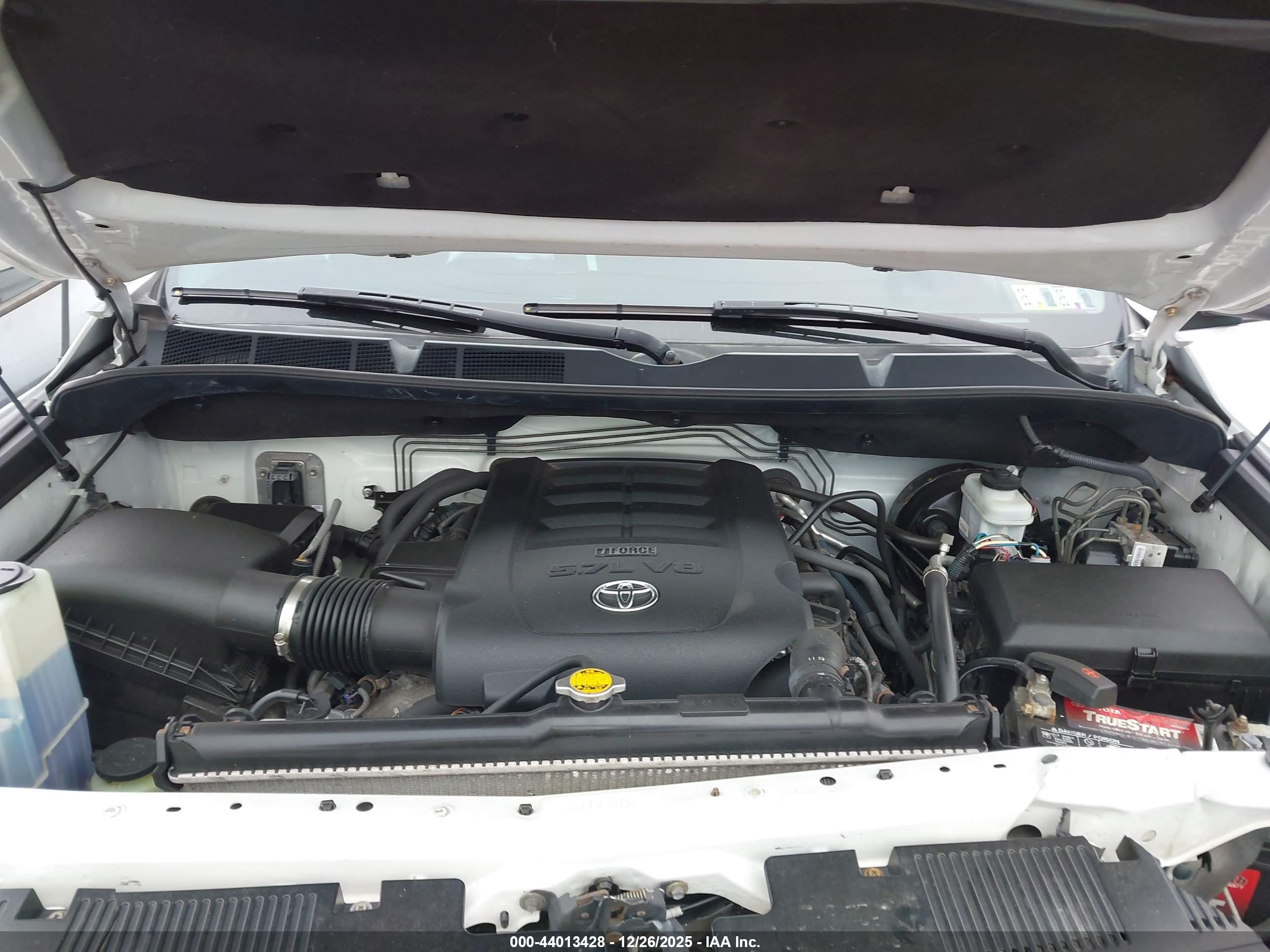 TOYOTA TUNDRA image 10