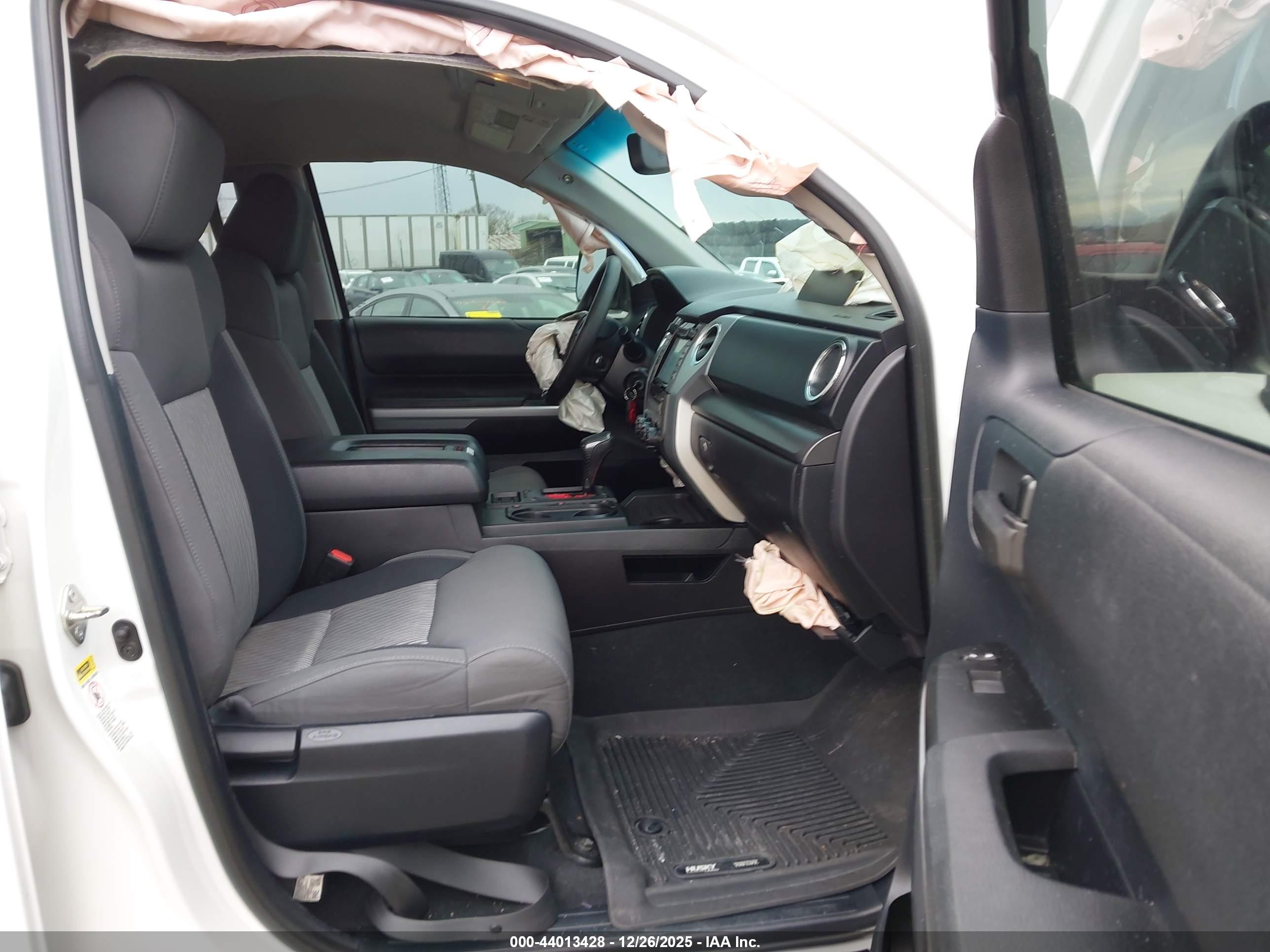 TOYOTA TUNDRA image 5