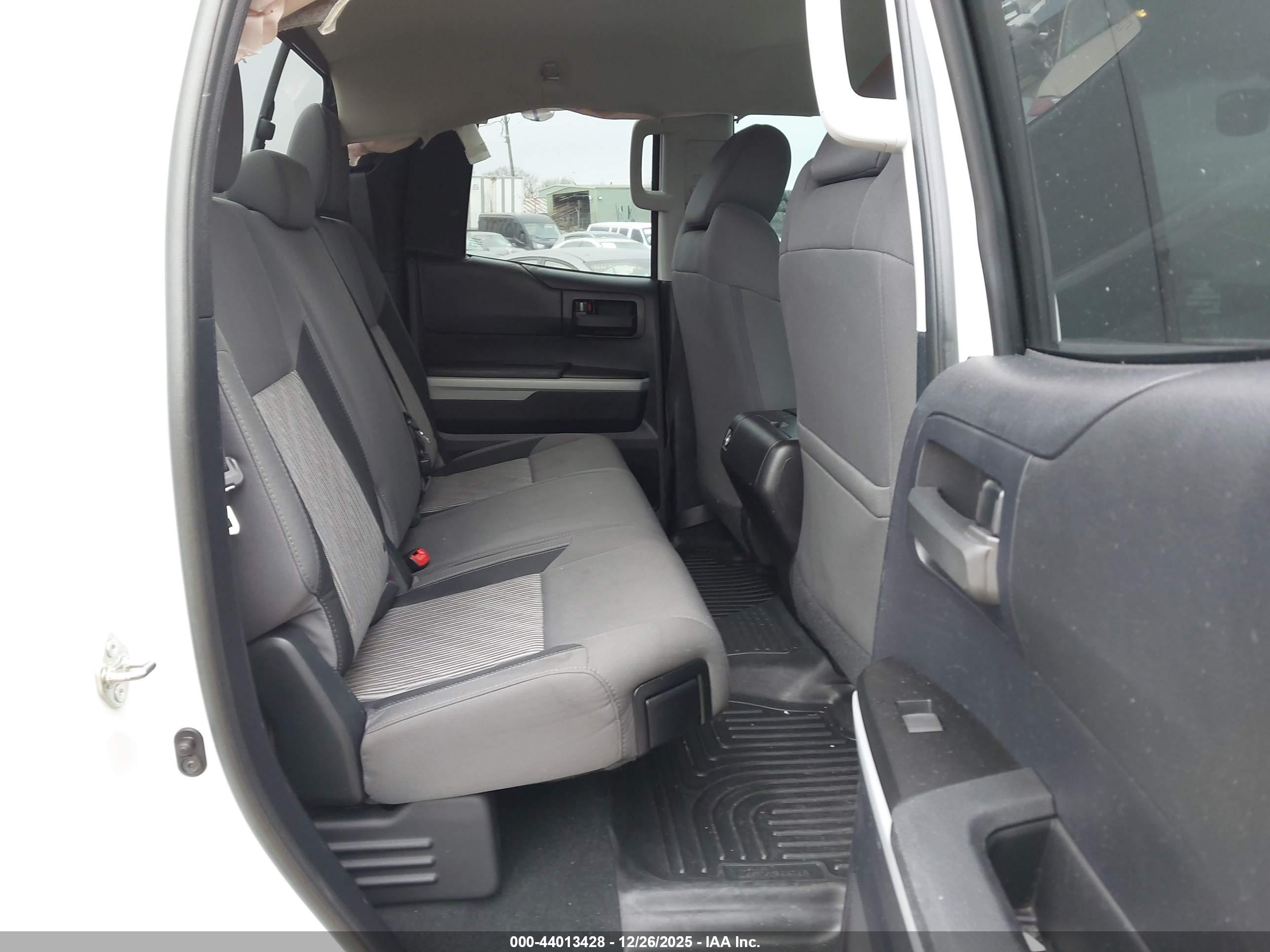 TOYOTA TUNDRA image 8