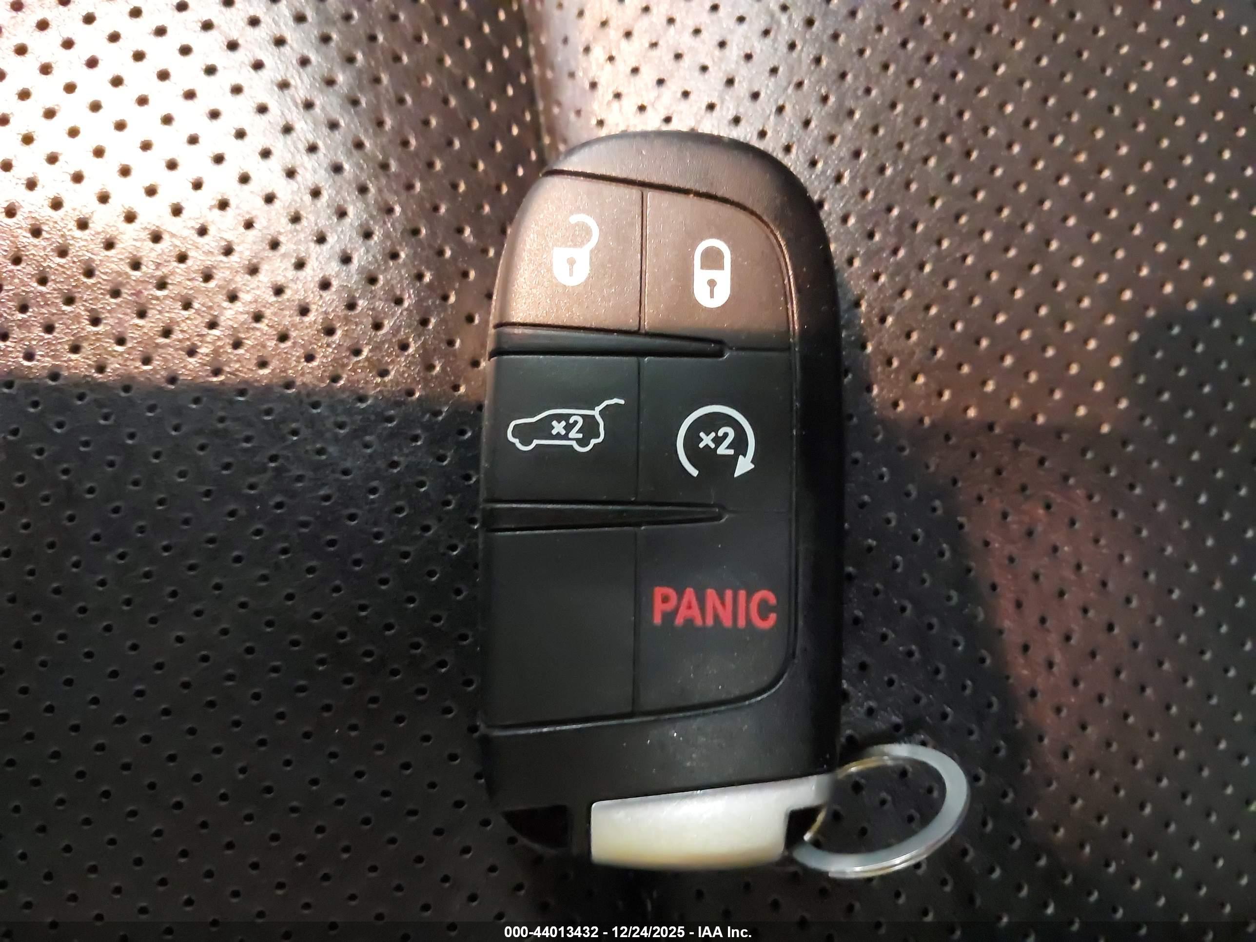 JEEP GRAND image 11